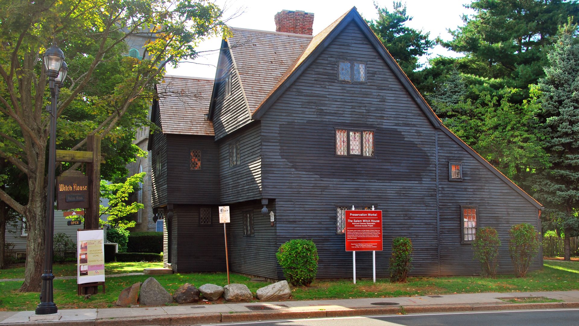 File:The witch house salem 2009.JPG