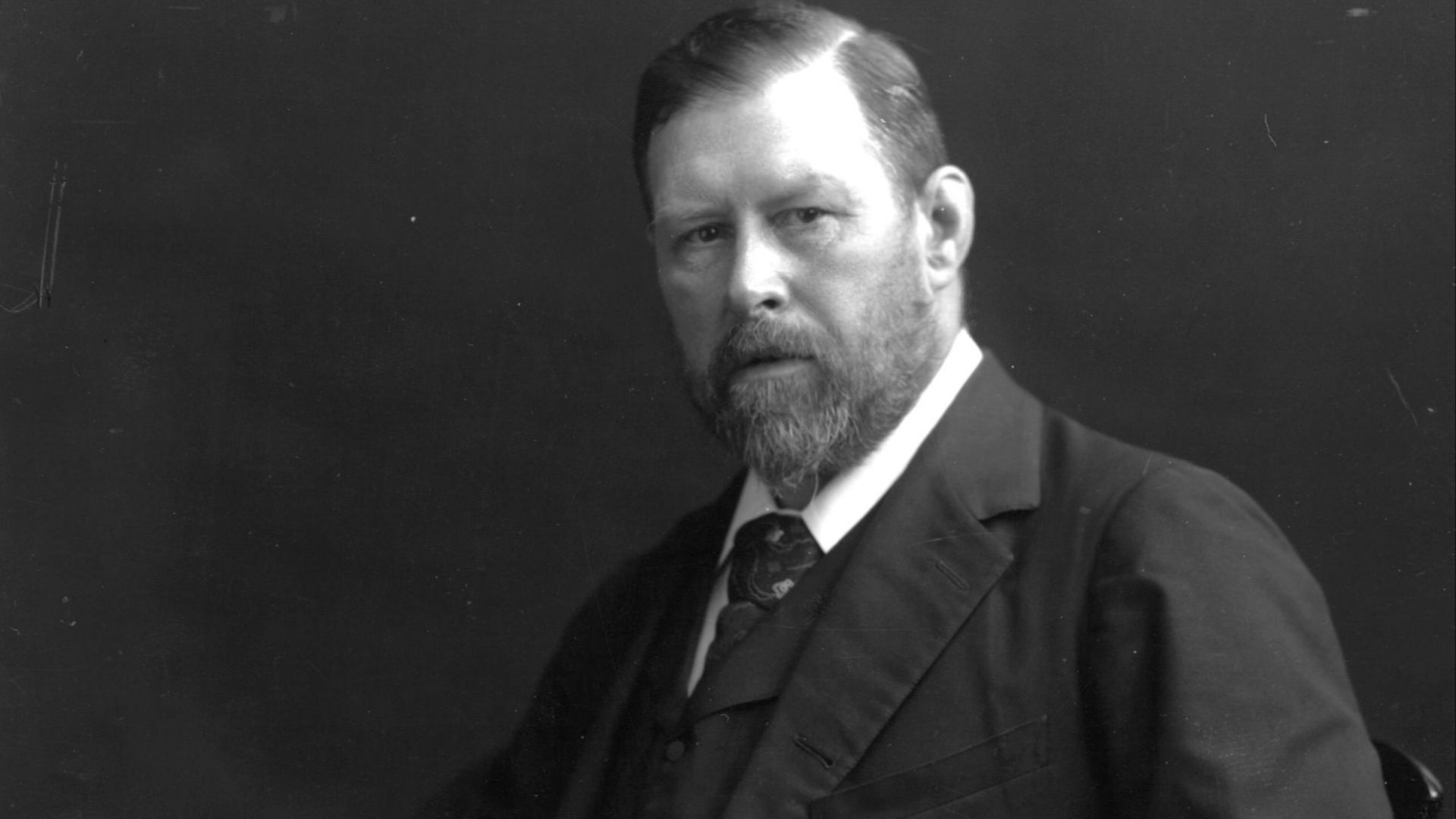 File:Bram Stoker 1906.jpg