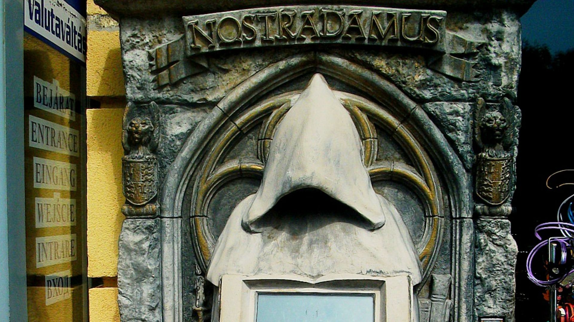 File:Nostradamus, Hajdúszoboszló.JPG
