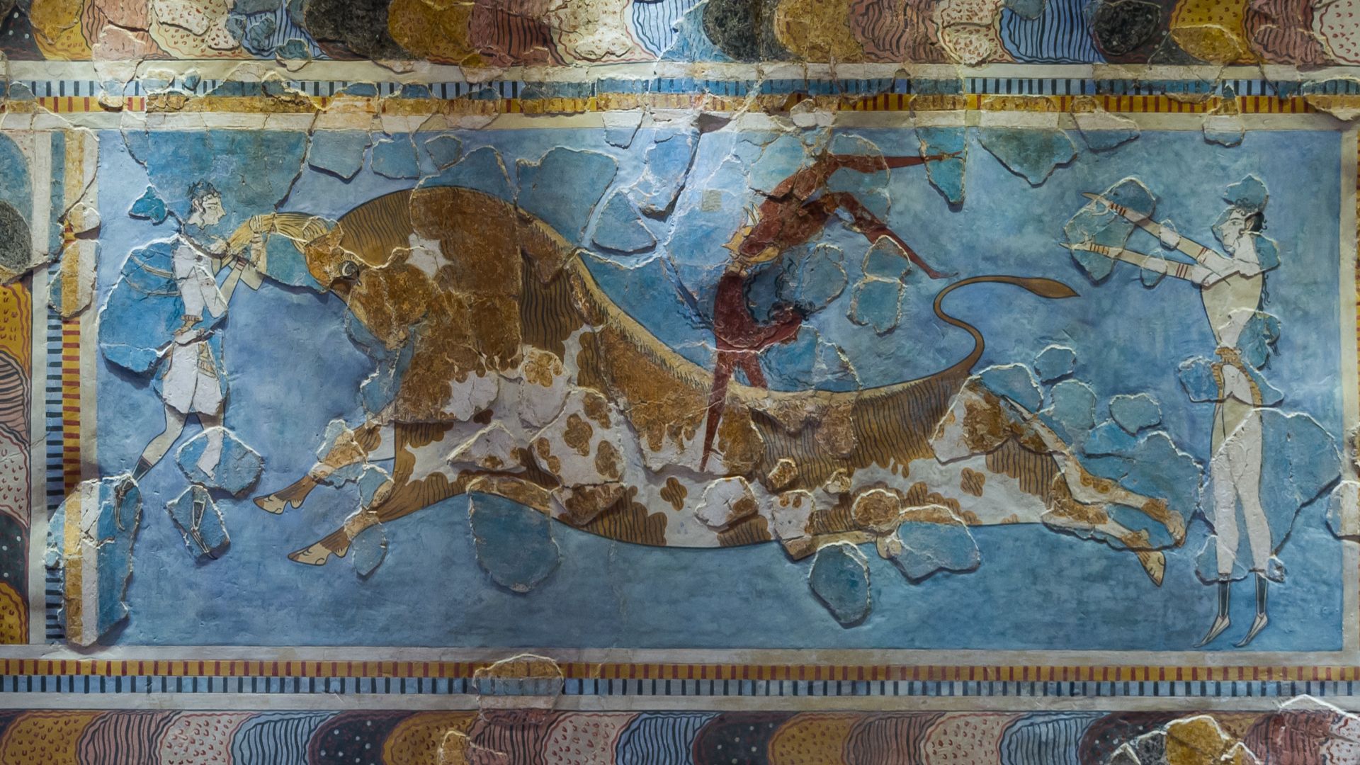 File:Bull leaping minoan fresco archmus Heraklion (cropped).jpg ...