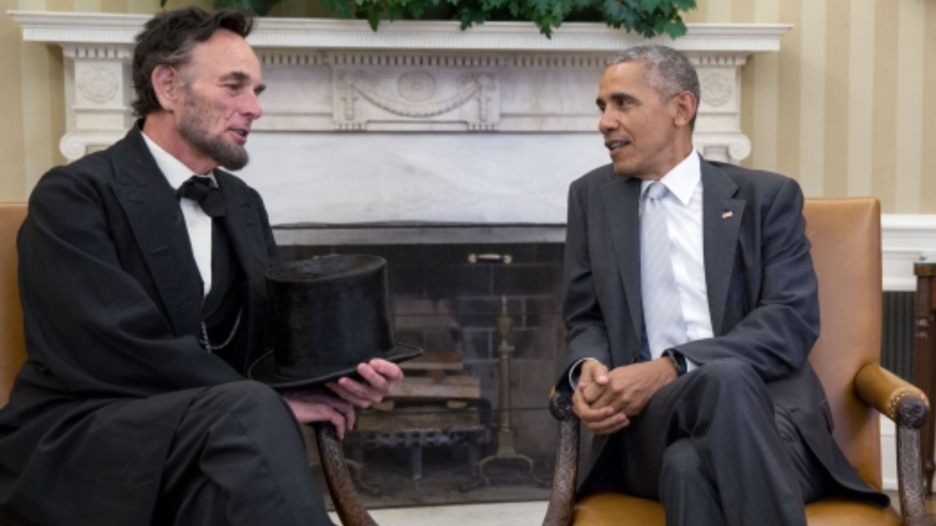 The President visits with Abraham Lincoln interpreter Richard ...