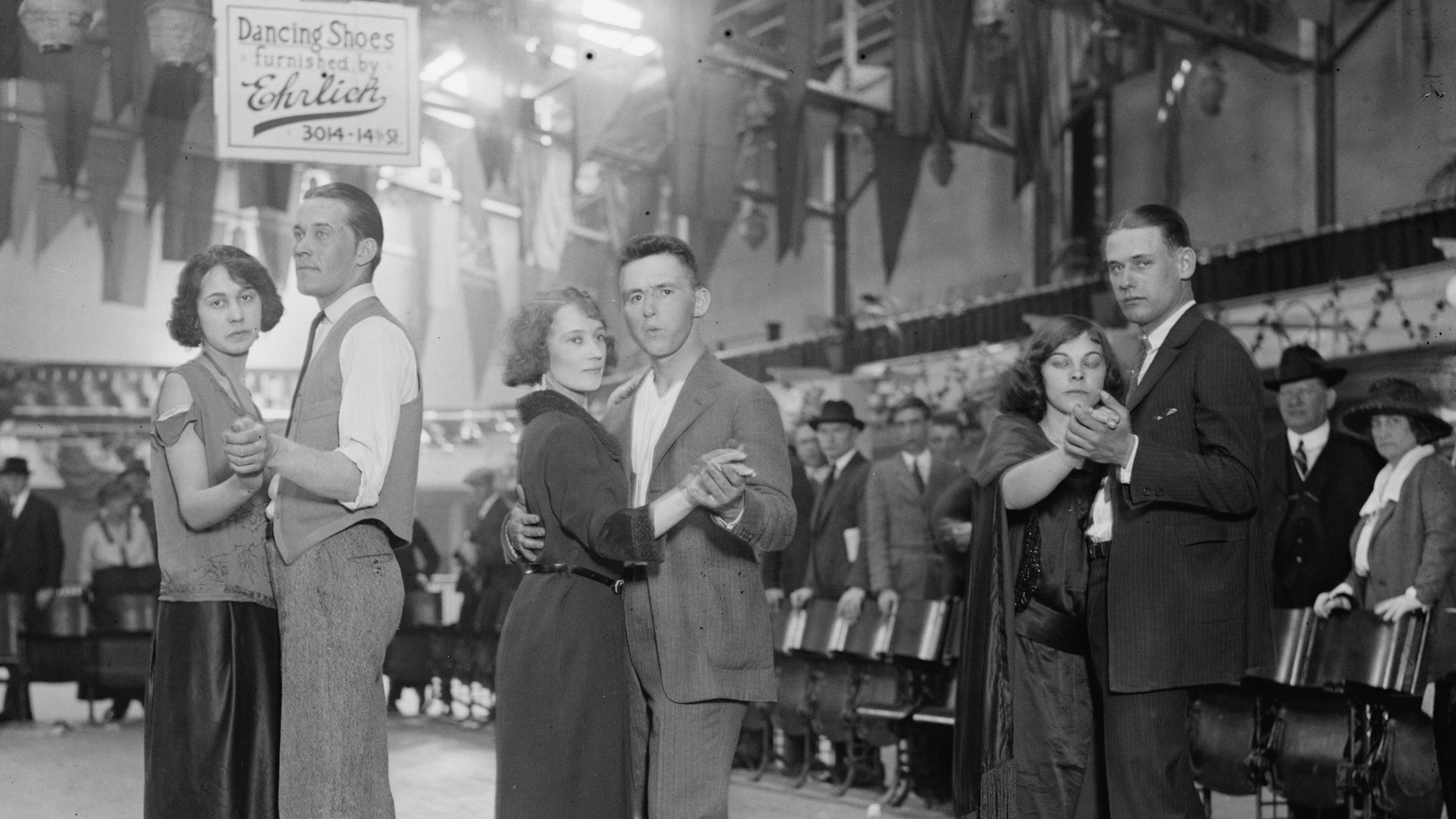 File:Dance marathon, 1923.jpg
