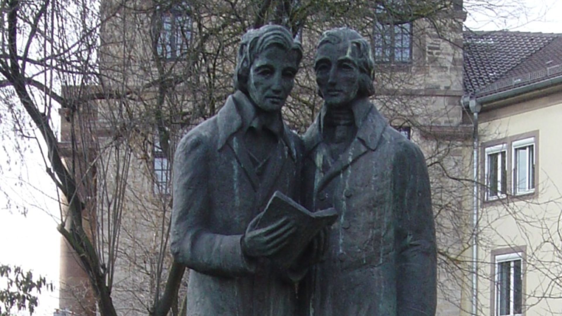 File:Kassel Brüder-Grimm-Denkmal.jpg