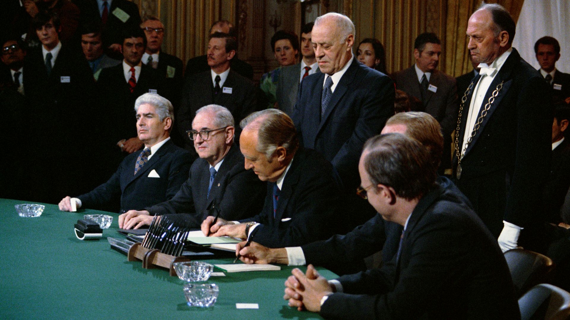 File:Secretary of State William Rogers Signing the Vietnam Peace Agreements.jpg