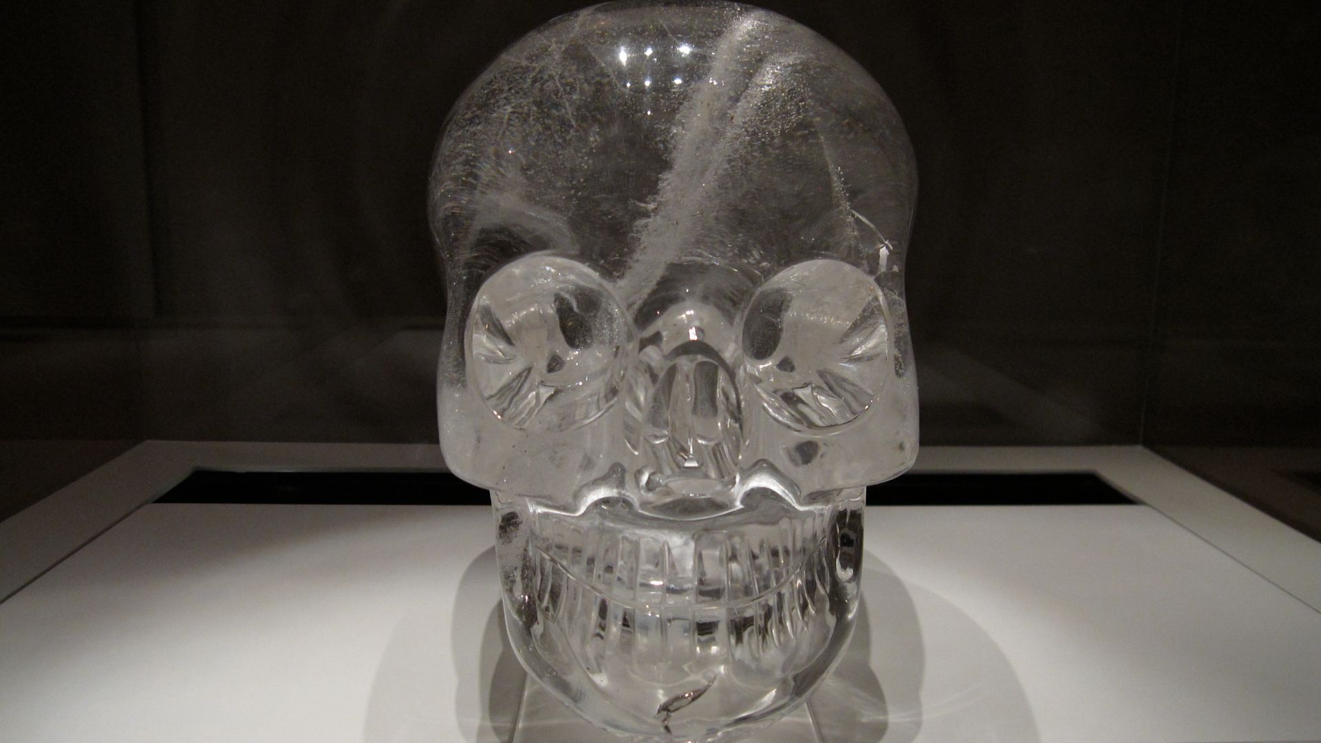 File:British Museum crystal skull 2.jpg