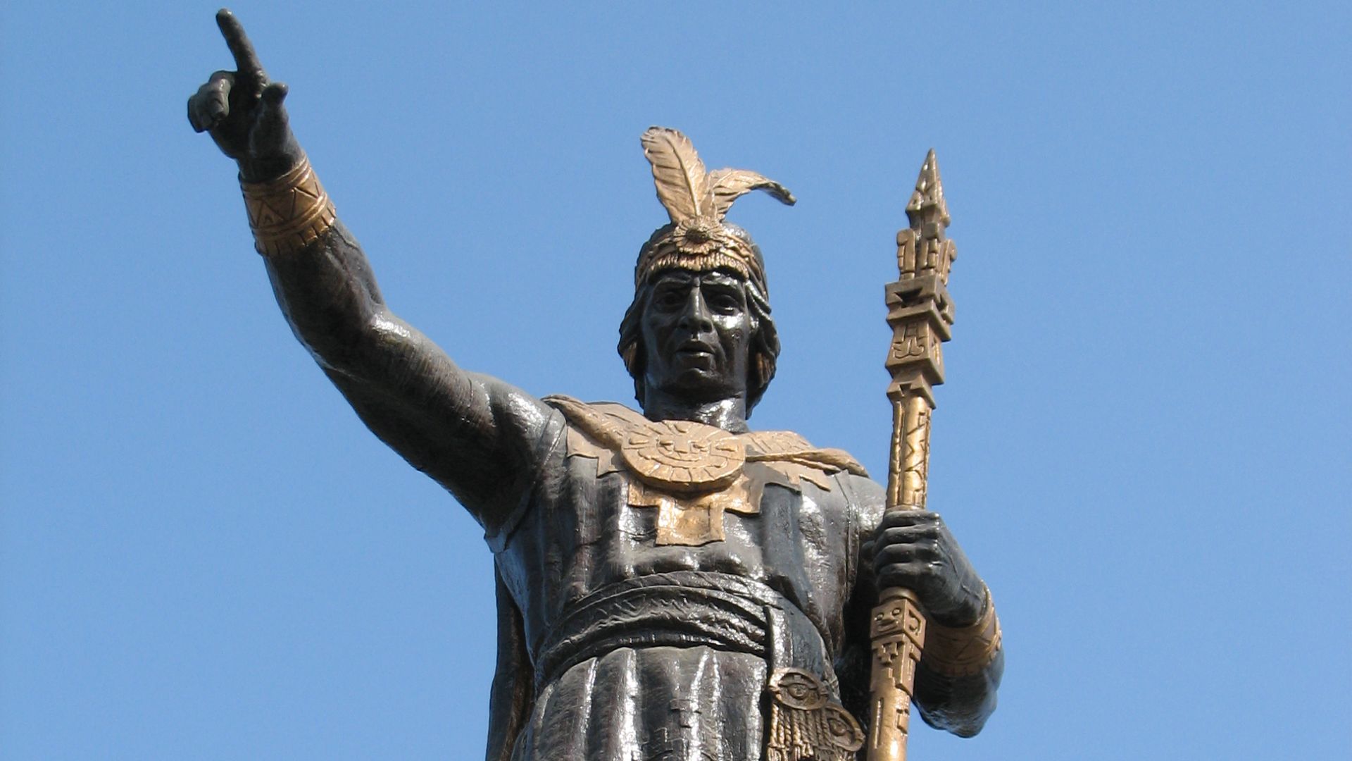 File:Manco Capac Statue Lima La Victoria.jpg