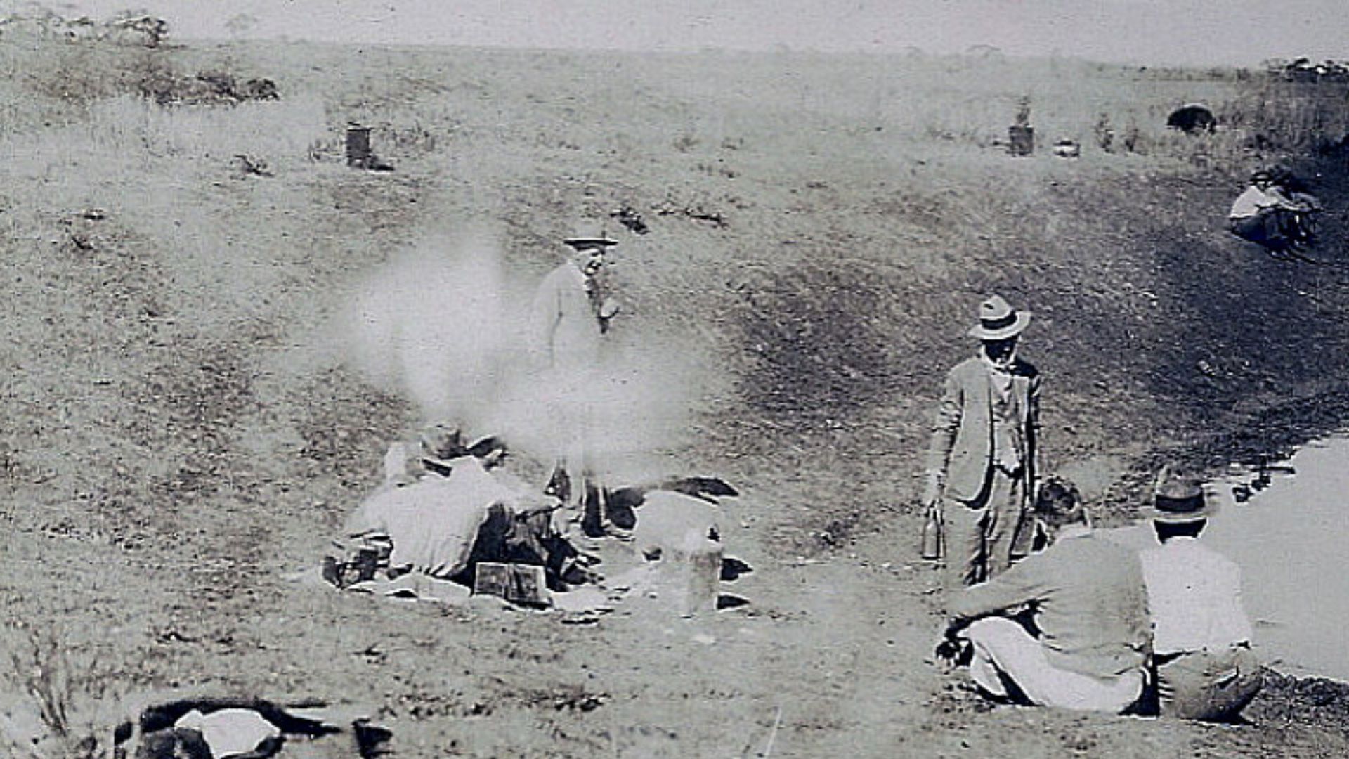 File:Australian soldiers resting during Emu War.jpg