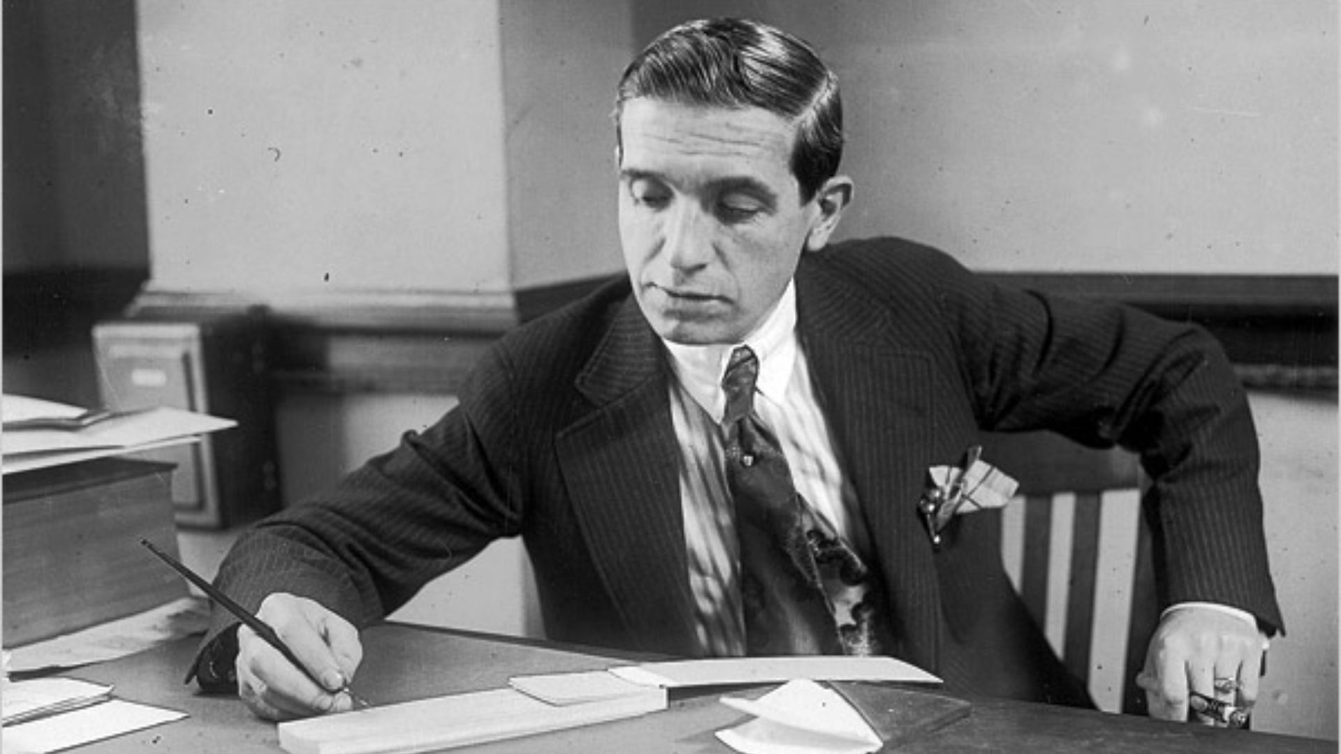 File:Charles Ponzi.jpg