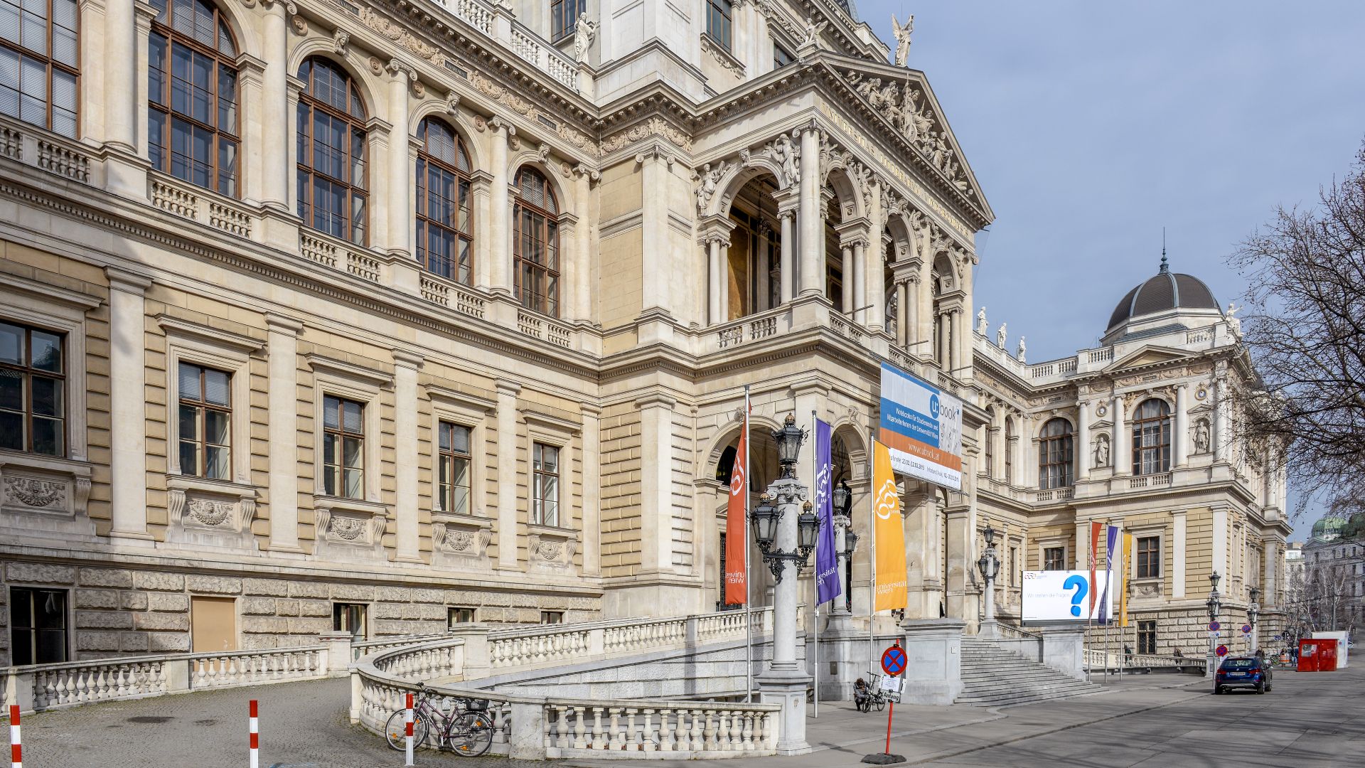 File:Wien Universität Eingangsbereich.jpg