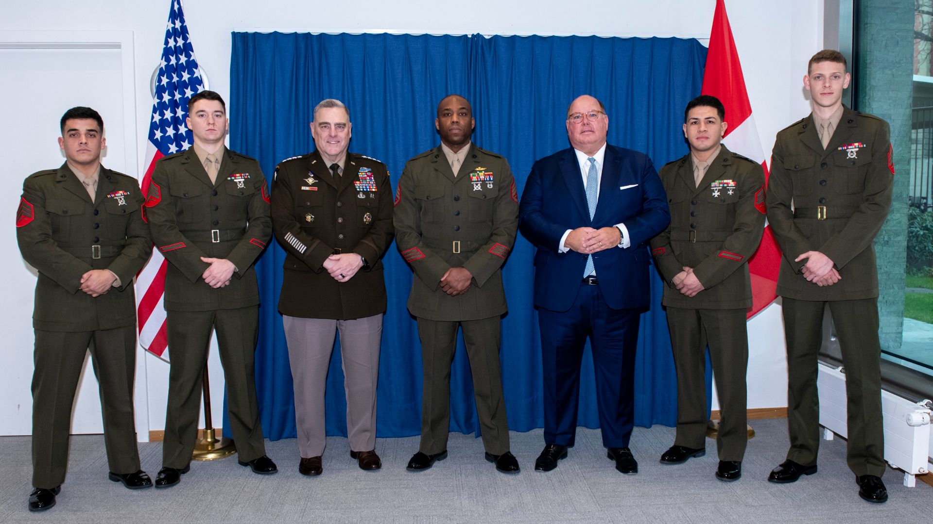File:CJCS visits U.S. Embassy in Switzerland 191217-D-HD608-012 (49239281587).jpg