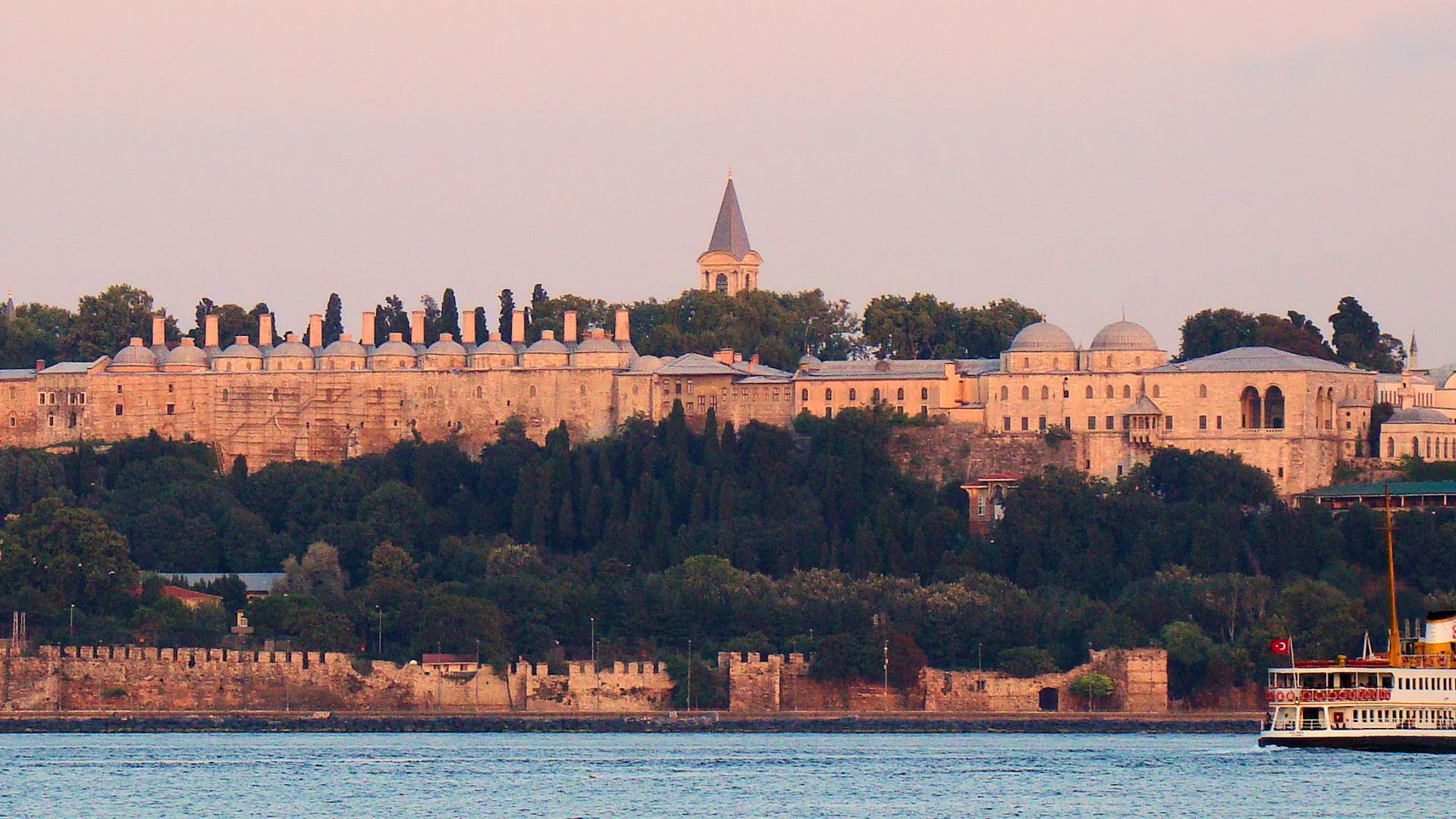 File:Topkapi Palace Seen From Harem.JPG