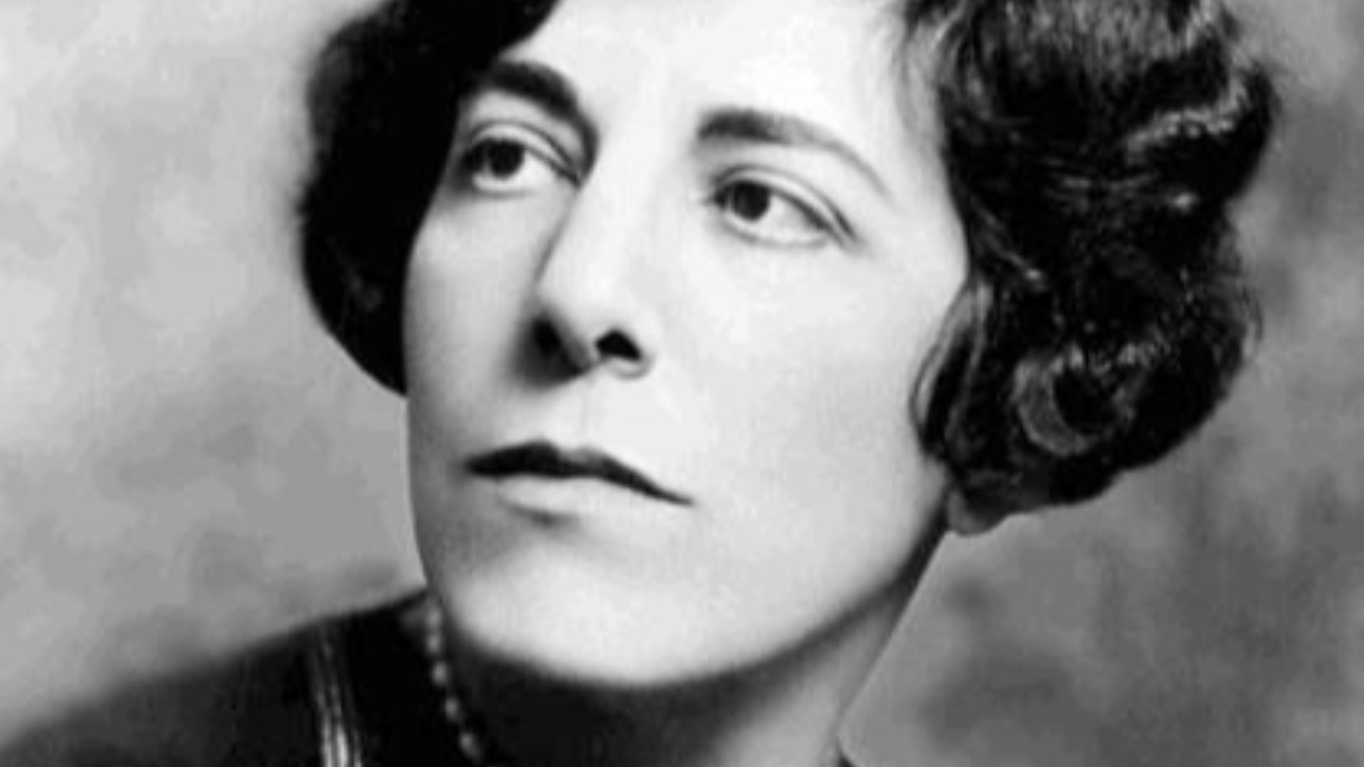 File:Edna-Ferber-1928.jpg