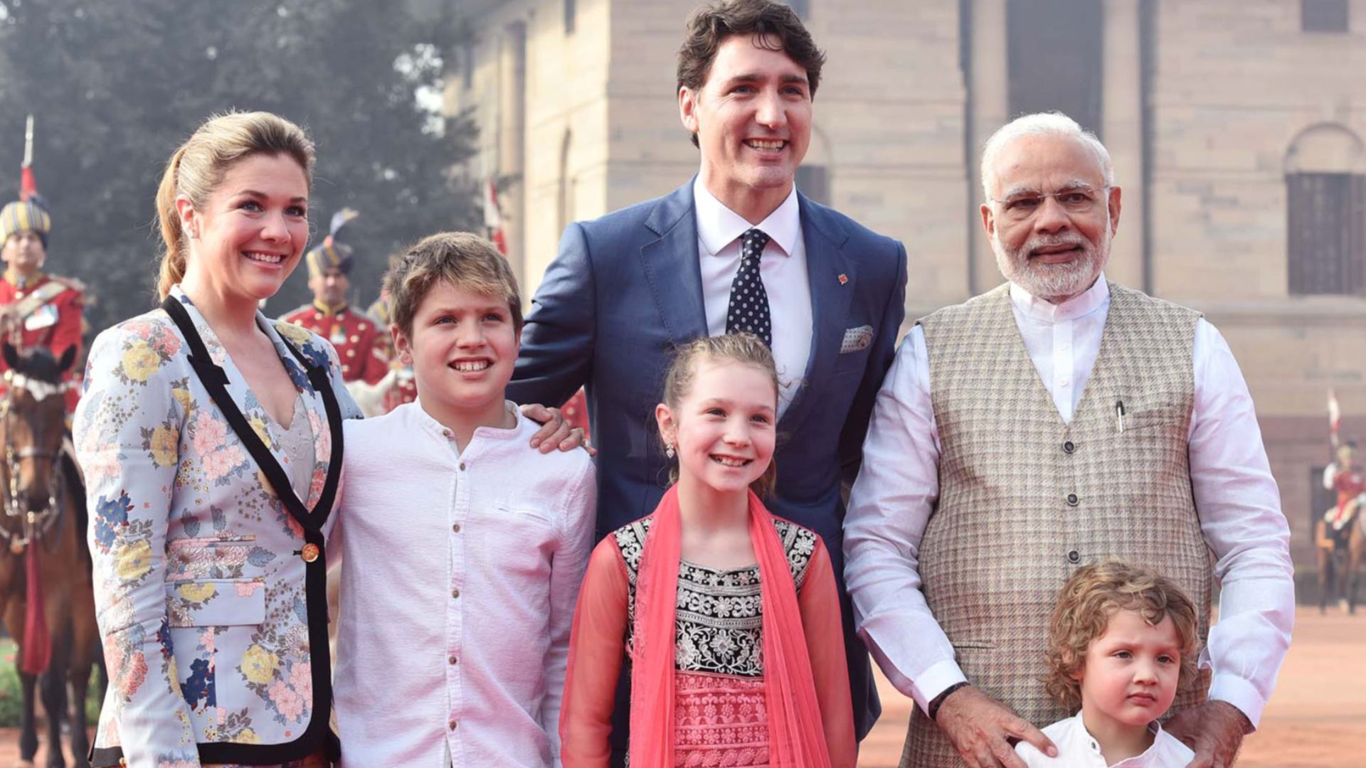 File:The Prime Minister, Shri Narendra Modi welcomes the Prime Minister of Canada, Mr. Justin Trudeau and his Family, at the Ceremonial Reception, at Rashtrapati Bhavan, in New Delhi on February 23, 2018 (2).jpg