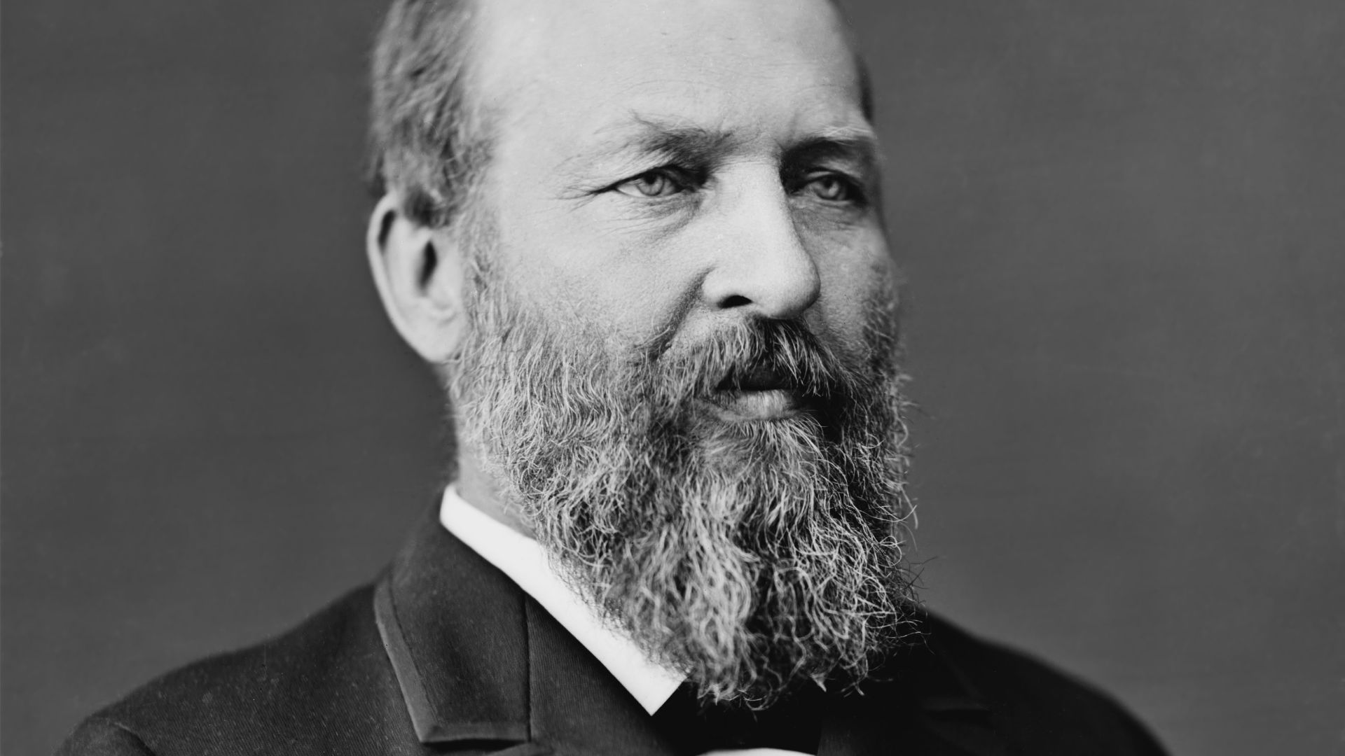 File:James Abram Garfield, photo portrait seated.jpg