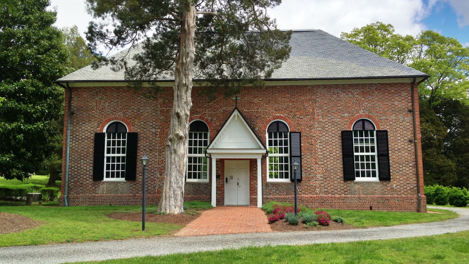 File:St Mary's Episcopal Church, Whitechapel - 1669, near Lively, Virginia - panoramio.jpg