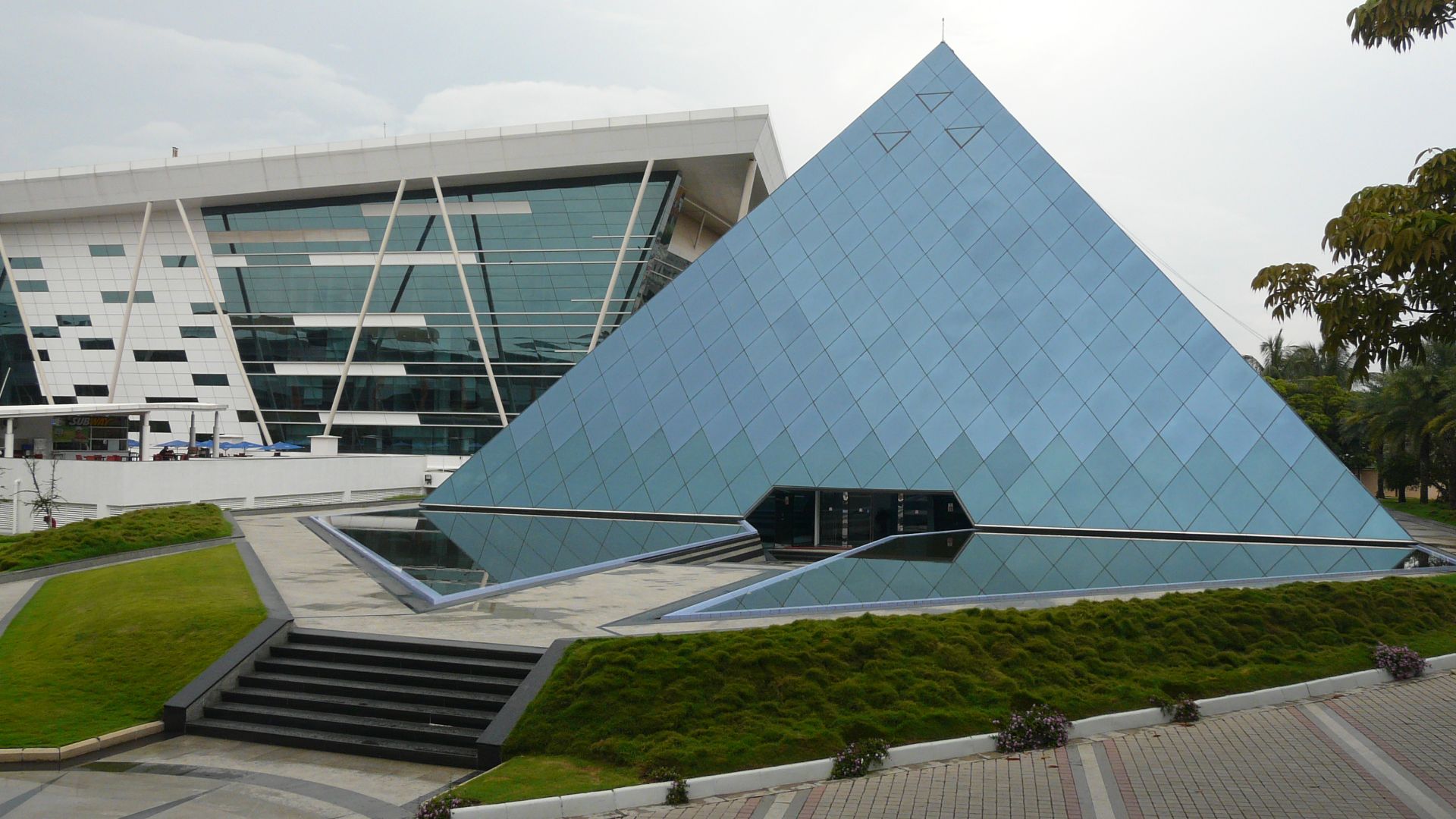 File:Infosys (4911287704).jpg