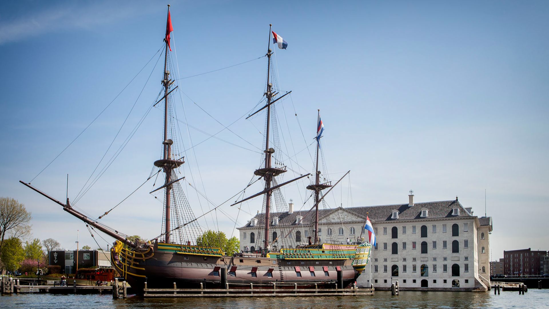 File:Replica VOC-schip Amsterdam.jpg