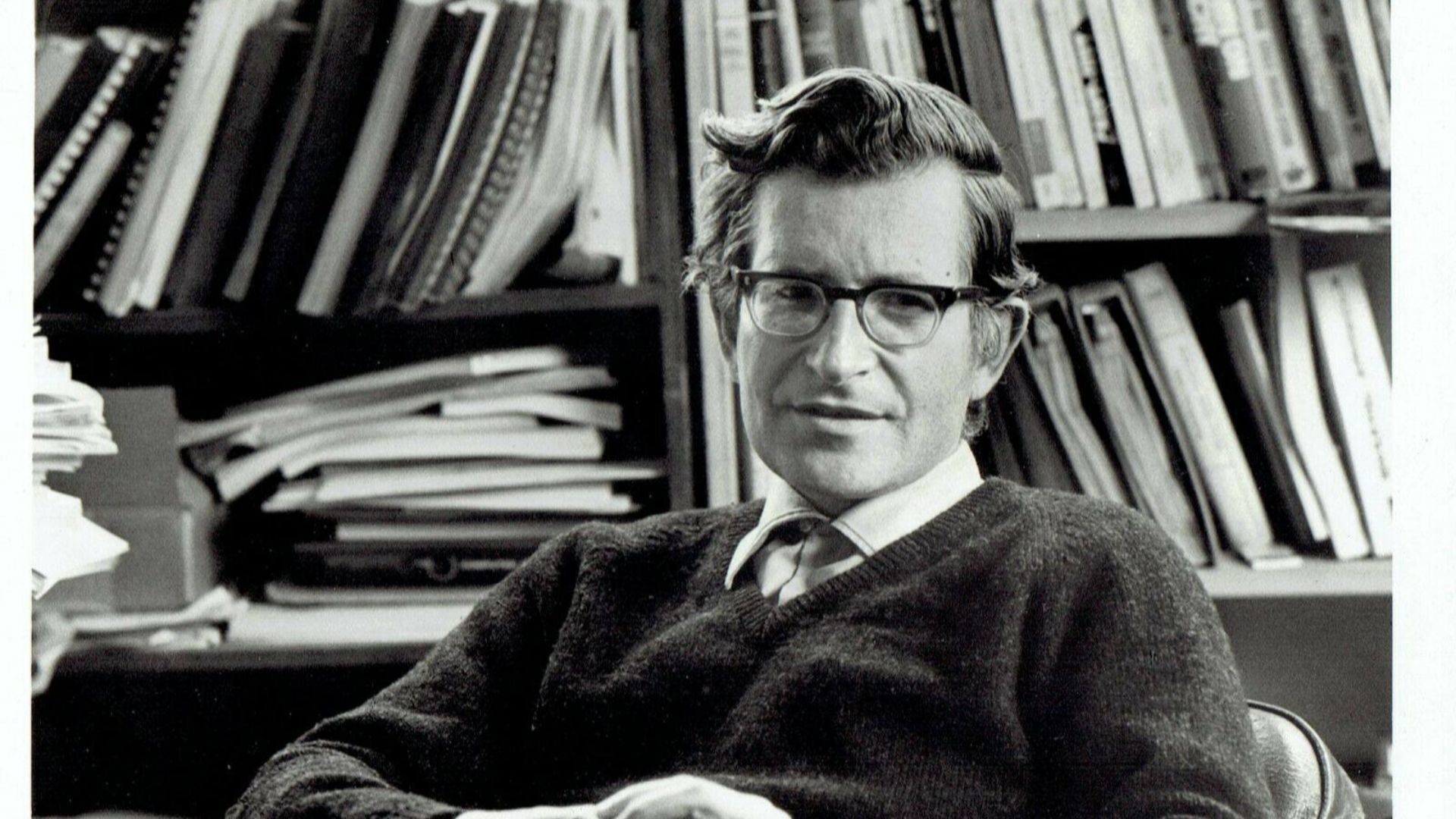 File:Portrait photograph of Noam Chomsky by Andrea Womack, c. 1973.jpg
