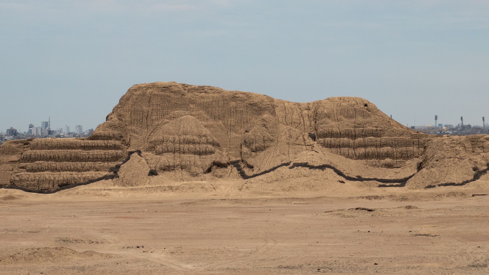 File:06-Huaca del Sol-nX-3.jpg