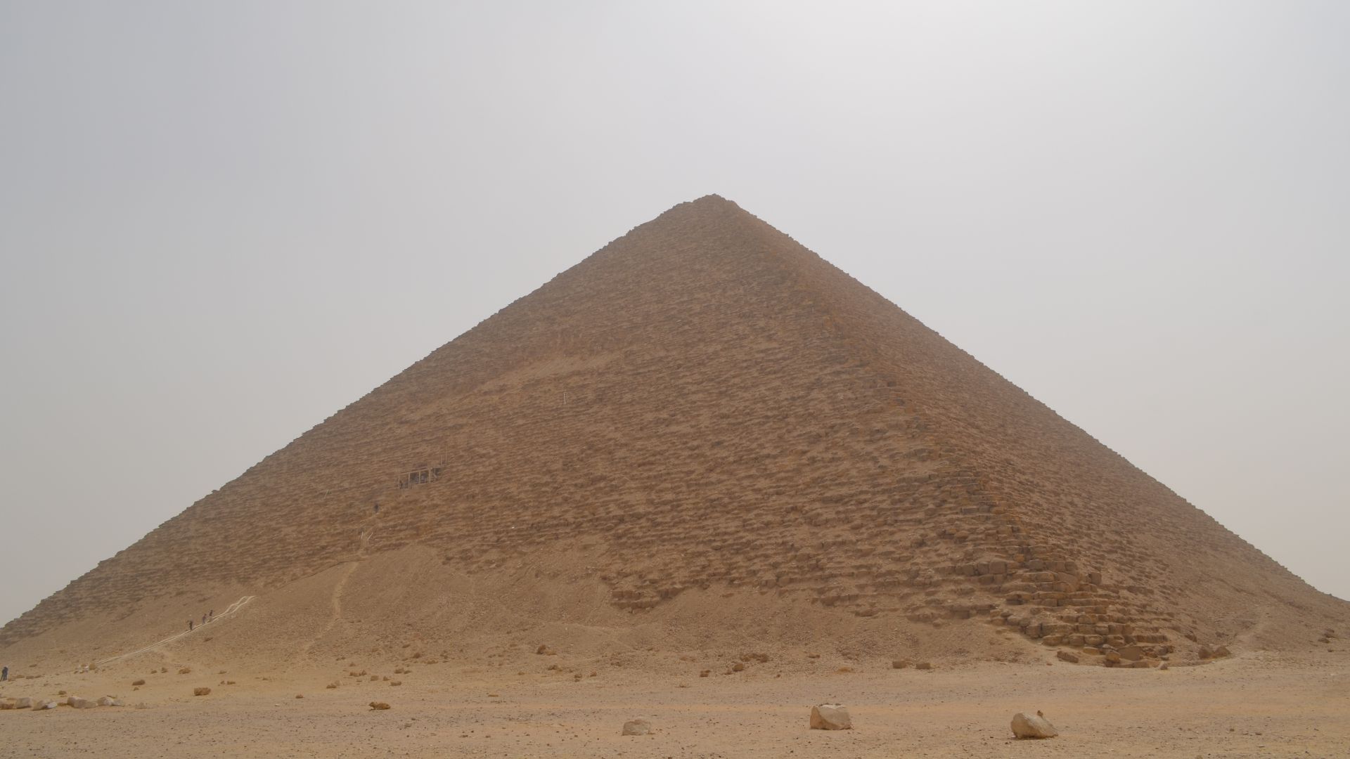 File:Red Pyramid at Dahshur.jpg