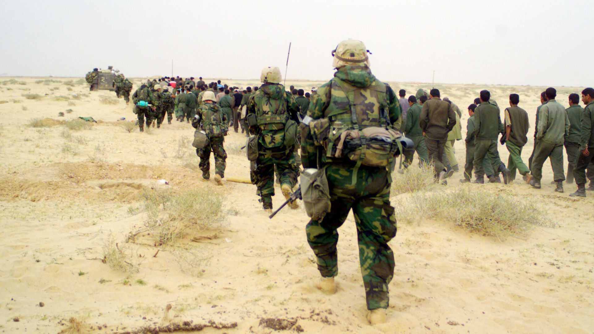 File:U.S. Marines with Iraqi POWs - March 21, 2003.jpg