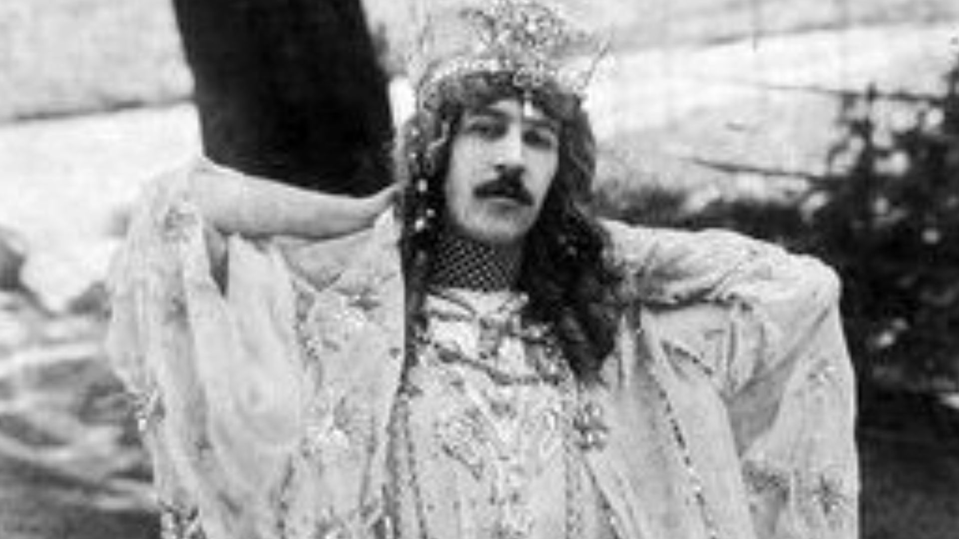 File:Henry Cyril Paget, 5th Marquess of Anglesey 04.jpg