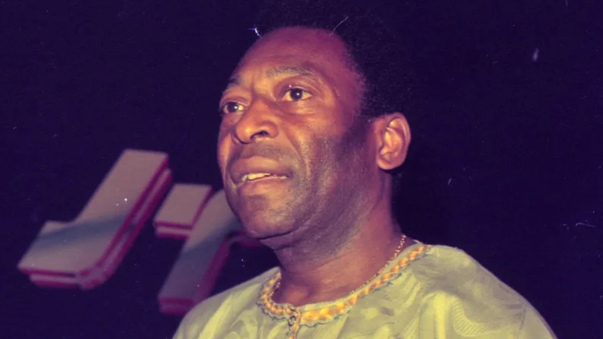 File:De estudante a piloto de avião, Pelé em cem imagens raras fora do futebol (27).webp