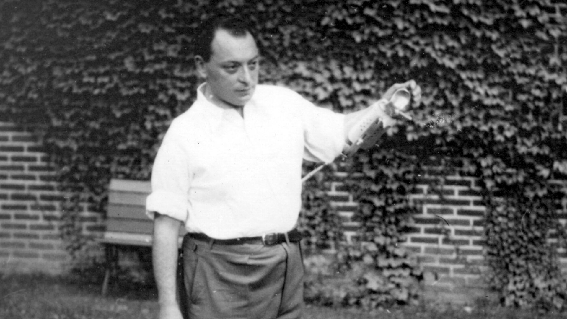 File:Wolfgang Pauli with broken arm.jpg