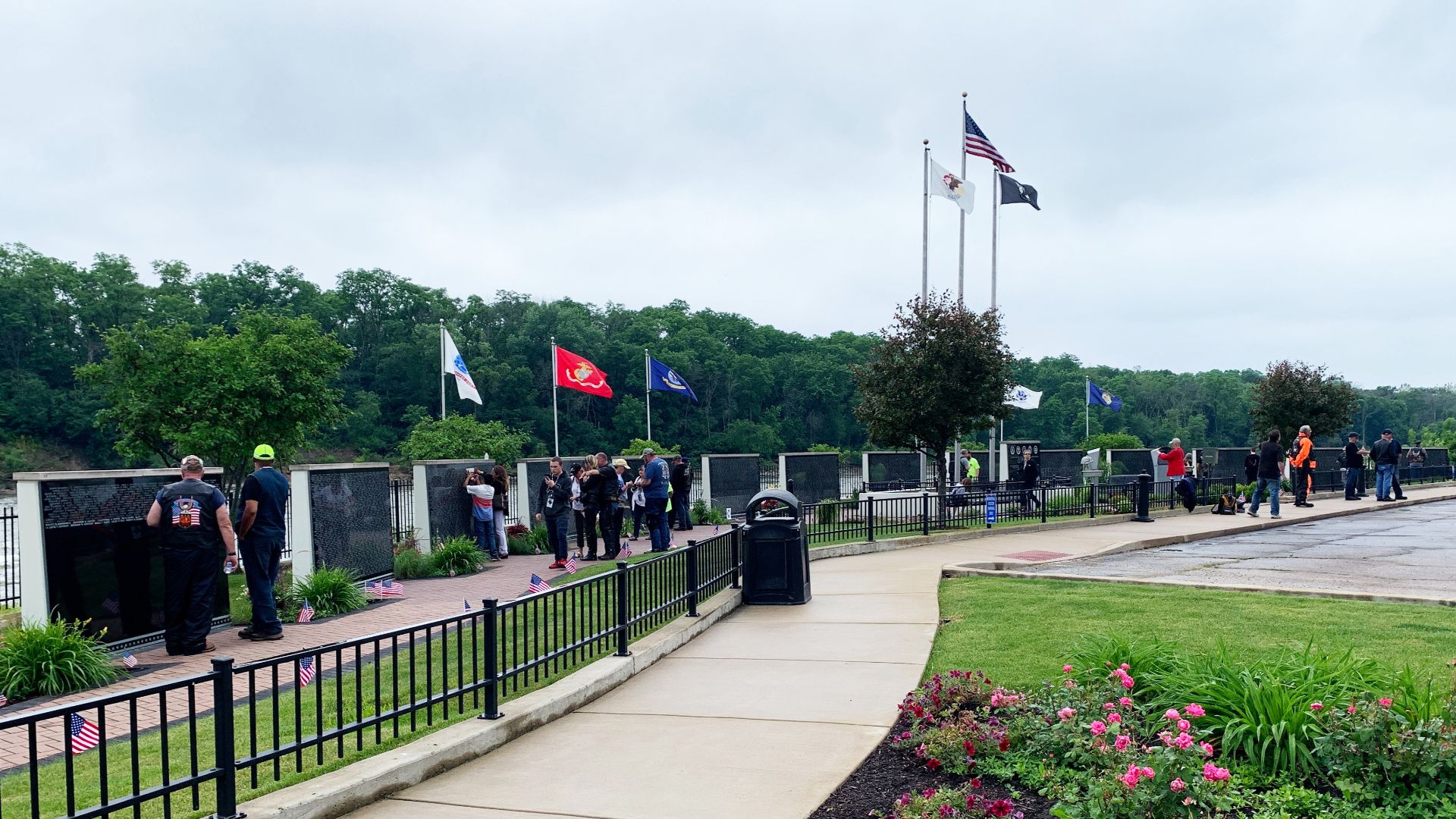 File:Middle East Conflicts Wall Memorial.jpg