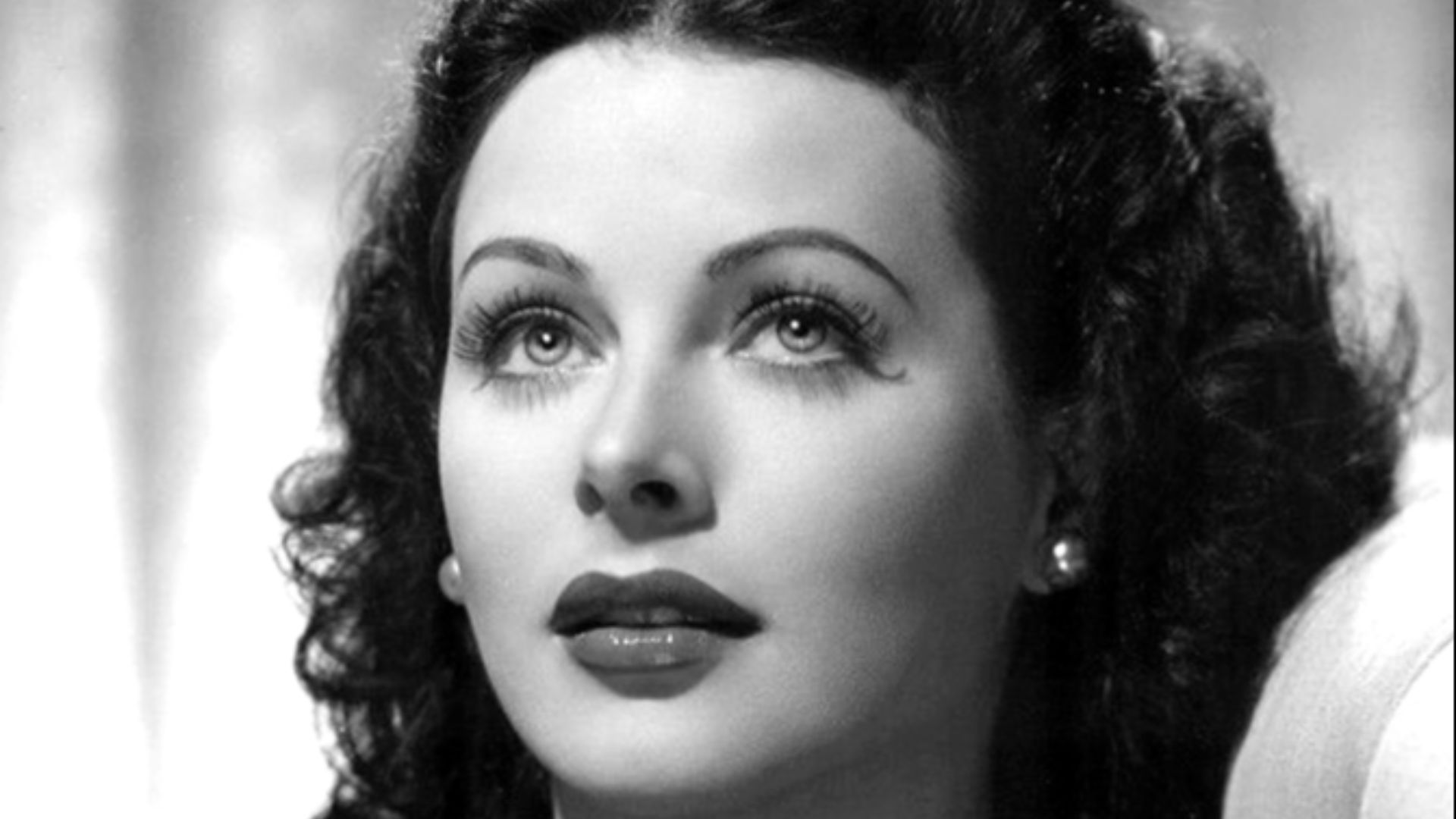 File:Hedy Lamarr Publicity Photo for The Heavenly Body 1944.jpg