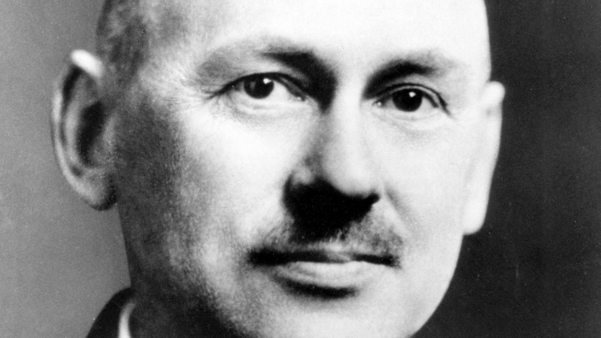 File:Dr. Robert H. Goddard - GPN-2002-000131 (cropped).jpg