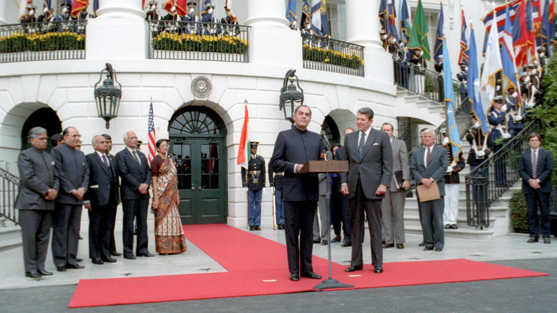 File:President Ronald Reagan and Prime Minister Rajiv Gandhi of India.jpg