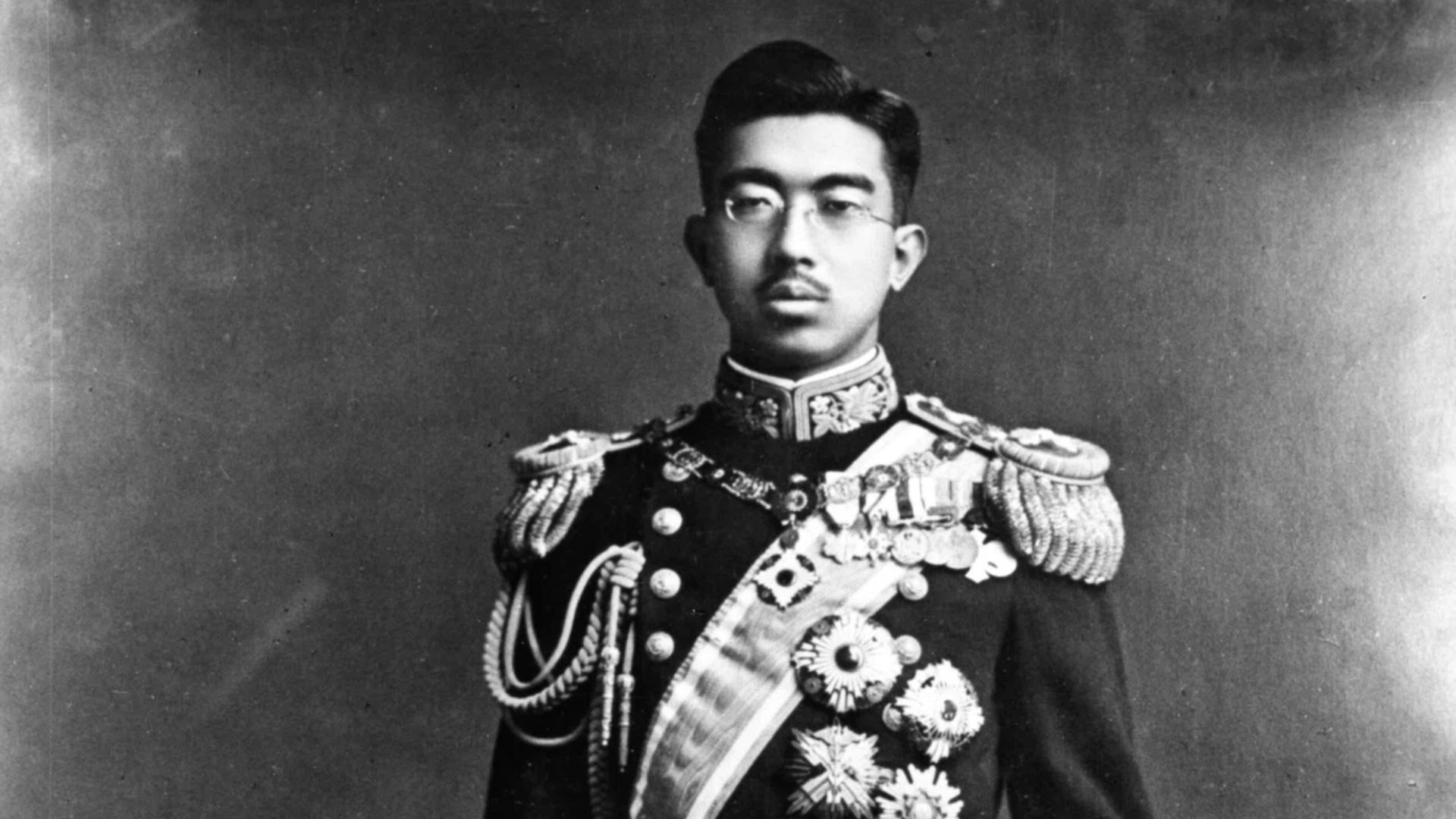 File:Emperor Hirohito 1928.jpg