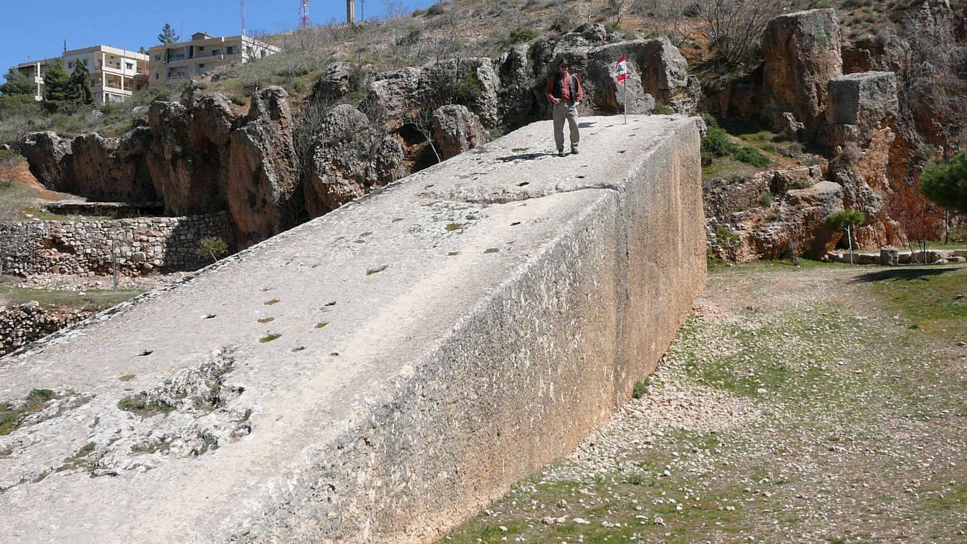 File:Baalbek-stoneofpregnantwoman.jpg