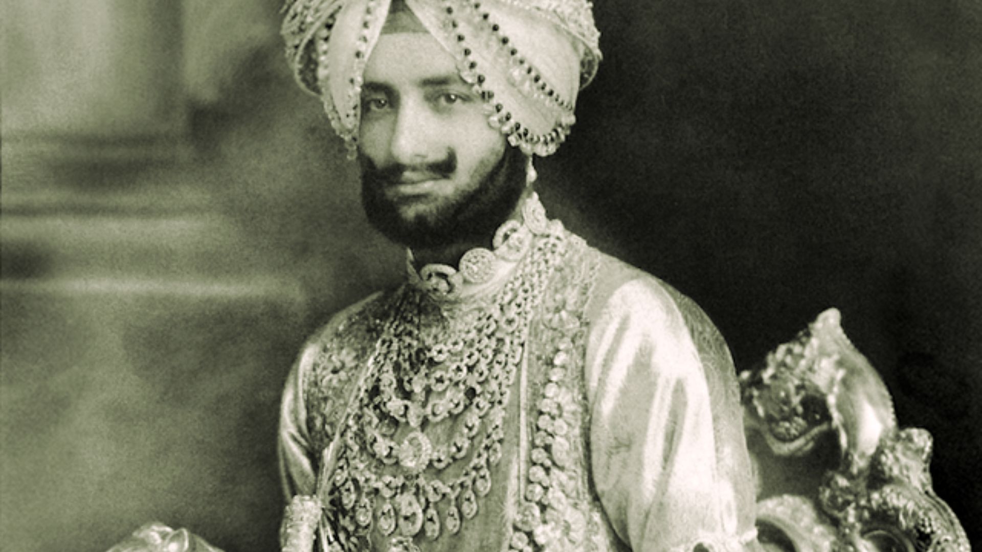 File:YadavindraSinghofPatiala1930s.png