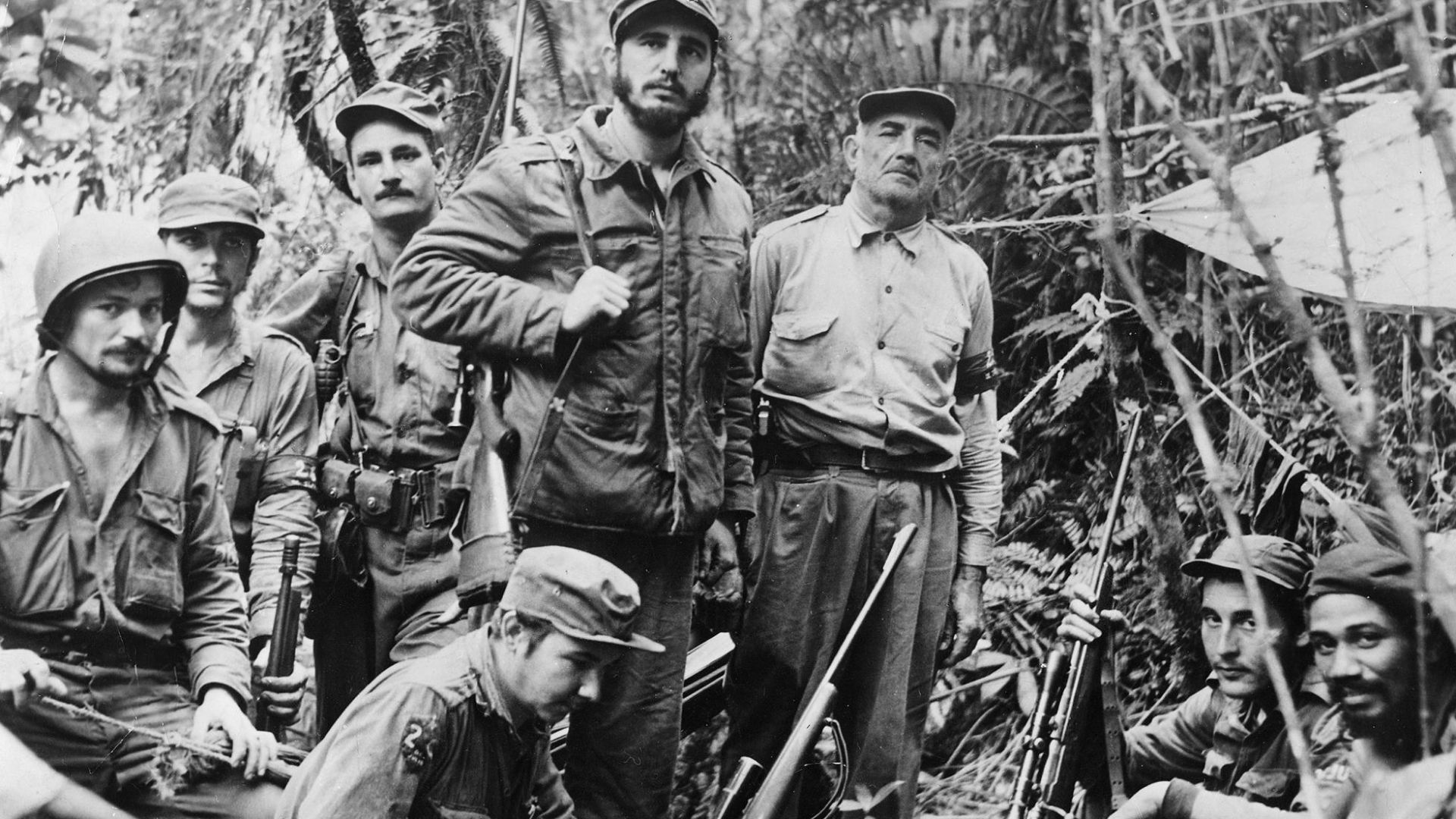File:Fidel Castro and his men in the Sierra Maestra.jpg