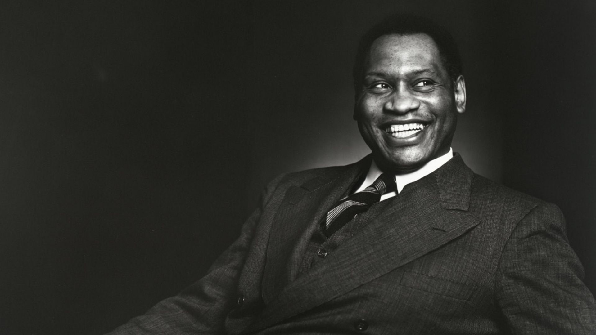 File:Paul Robeson by Karsh, 1941.jpg