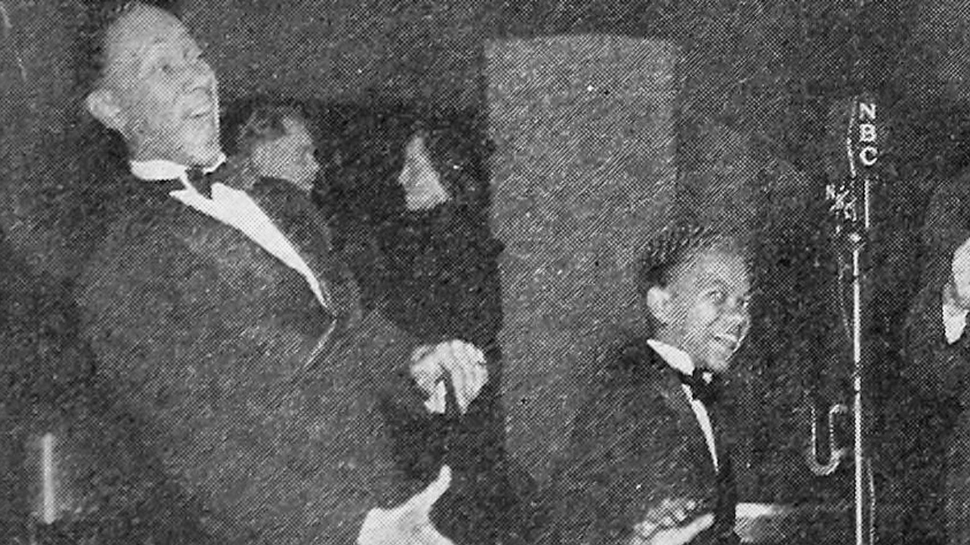 File:Ben Bernie with the Nicholas Brothers, snapped during a Radio City broadcast.jpg
