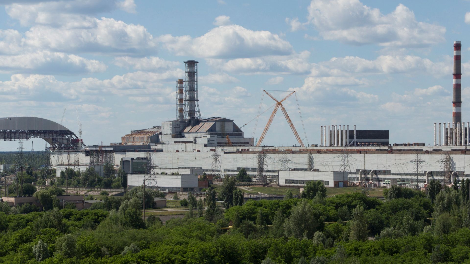 File:Chernobyl NPP Site Panorama with NSC Construction - June 2013.jpg