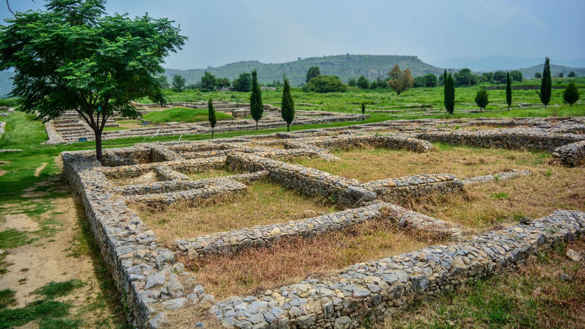 File:Taxila Ruins.jpg