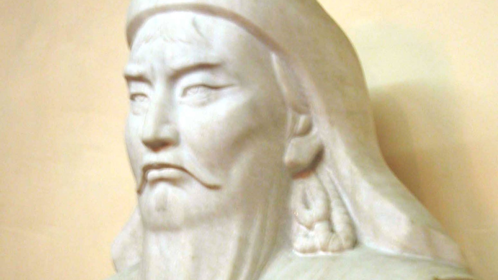 File:Bust of Genghis Khan in Mongolia.jpg