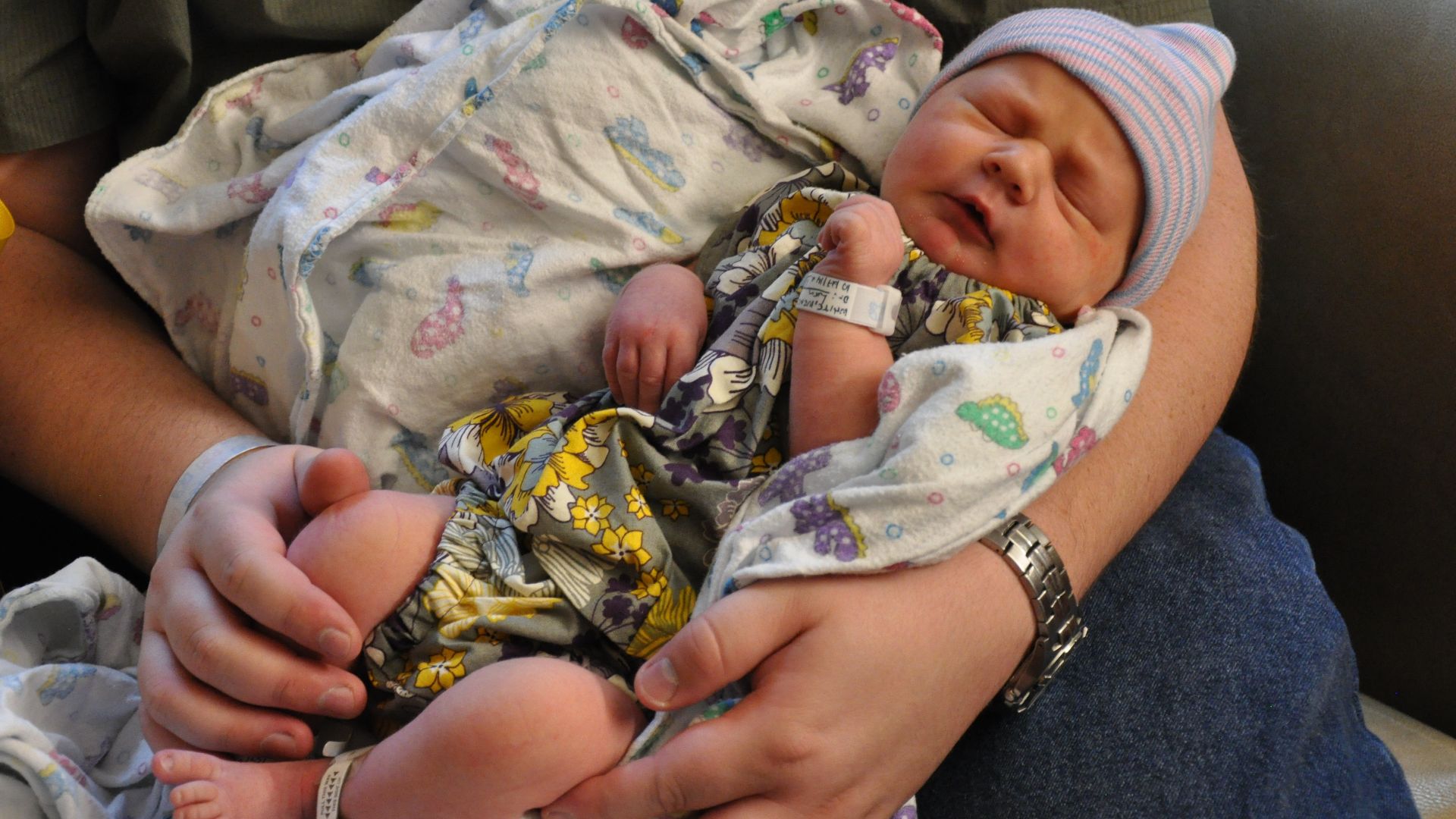 File:The newborn baby in men.jpg