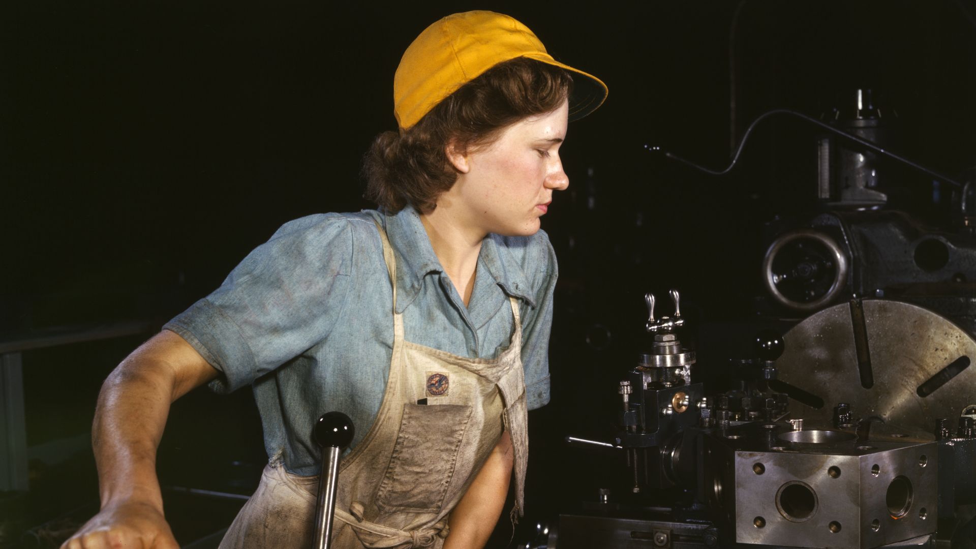 File:WomanFactory1940s.jpg