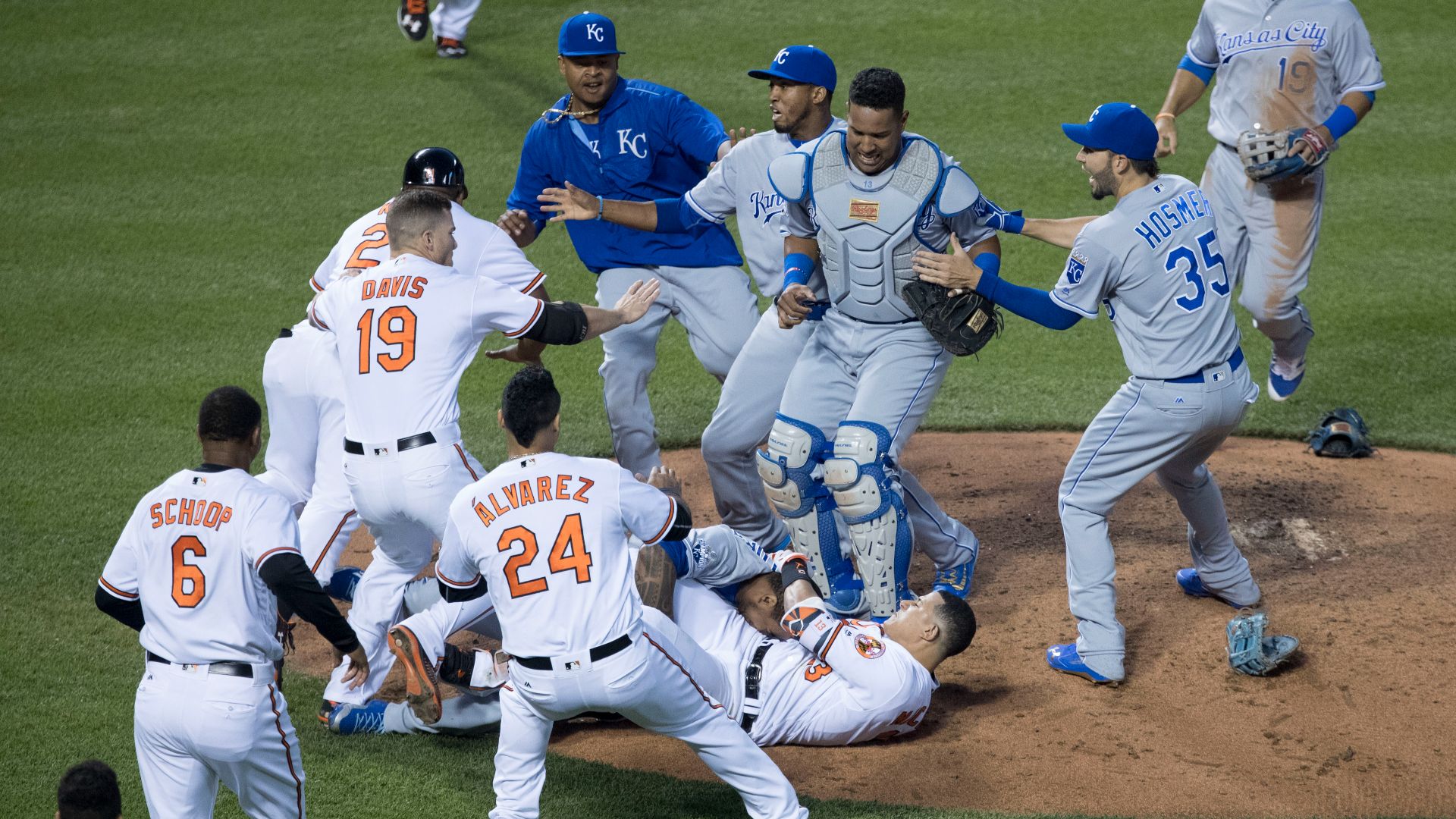 File:Manny Machado, Yordano Ventura (26925393203).jpg