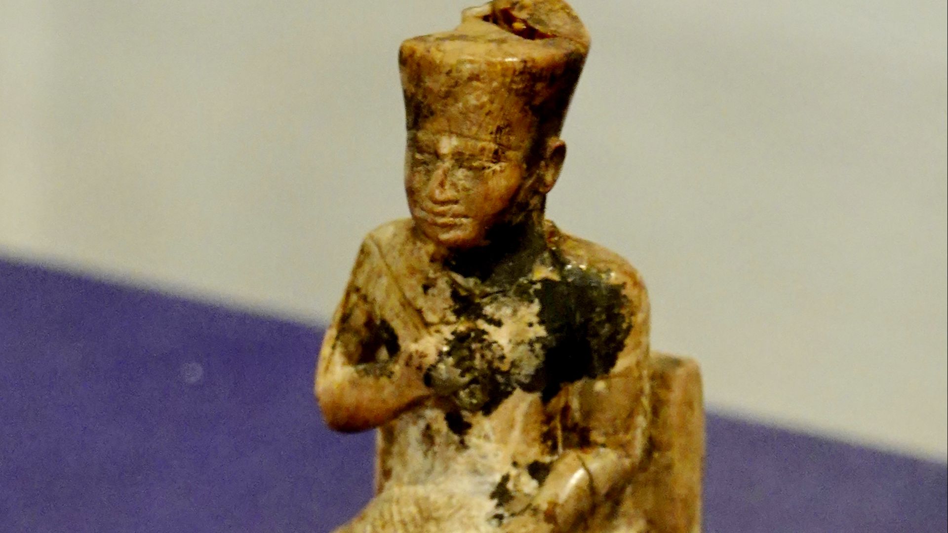 File:Kairo Museum Statuette Cheops 03 (cropped).jpg
