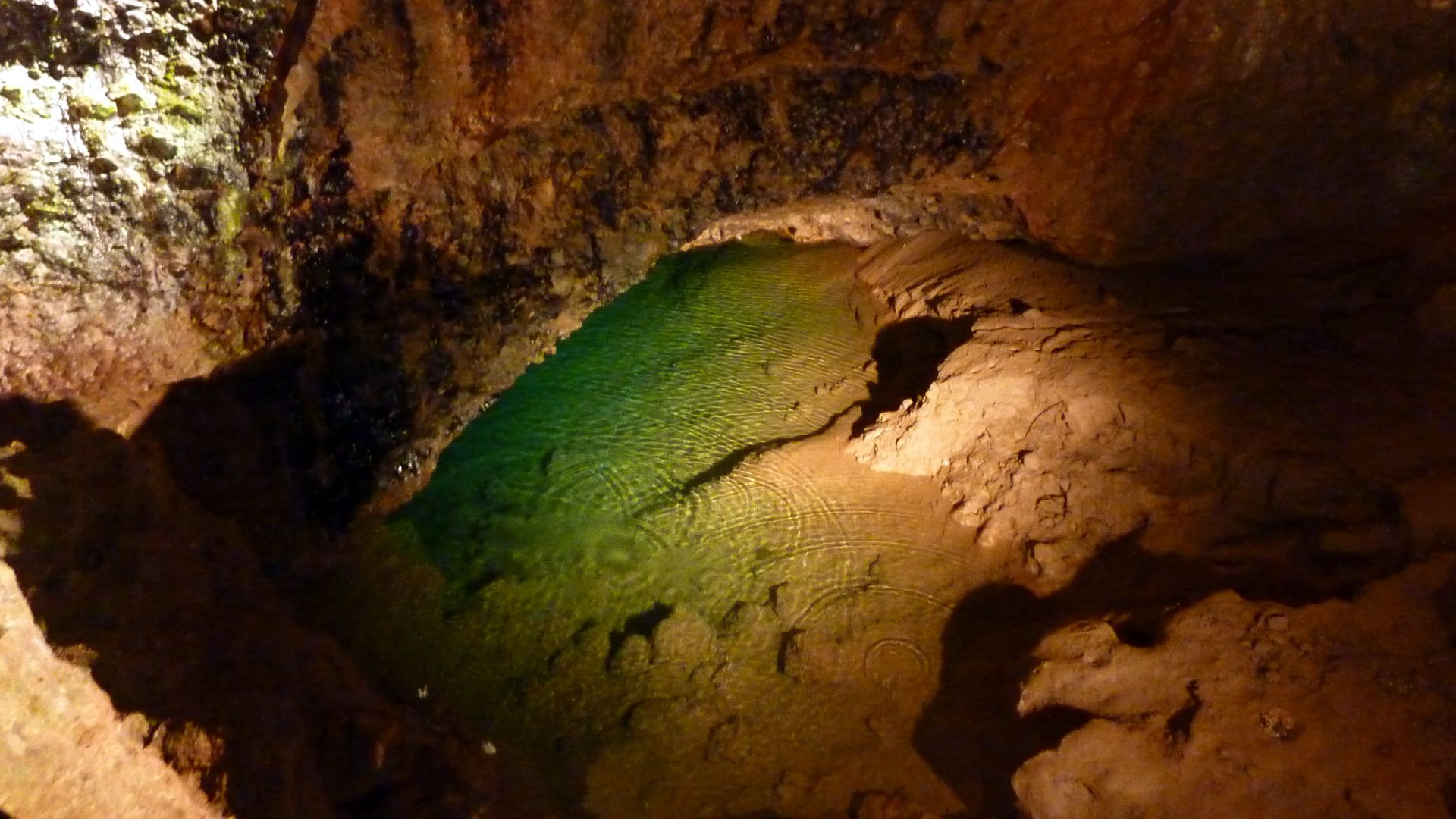 File:Wookey Hole Cave and underground river (7065267791).jpg