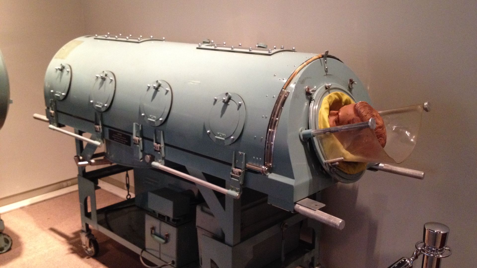 File:Iron Lung at Fort Sam 2.jpg
