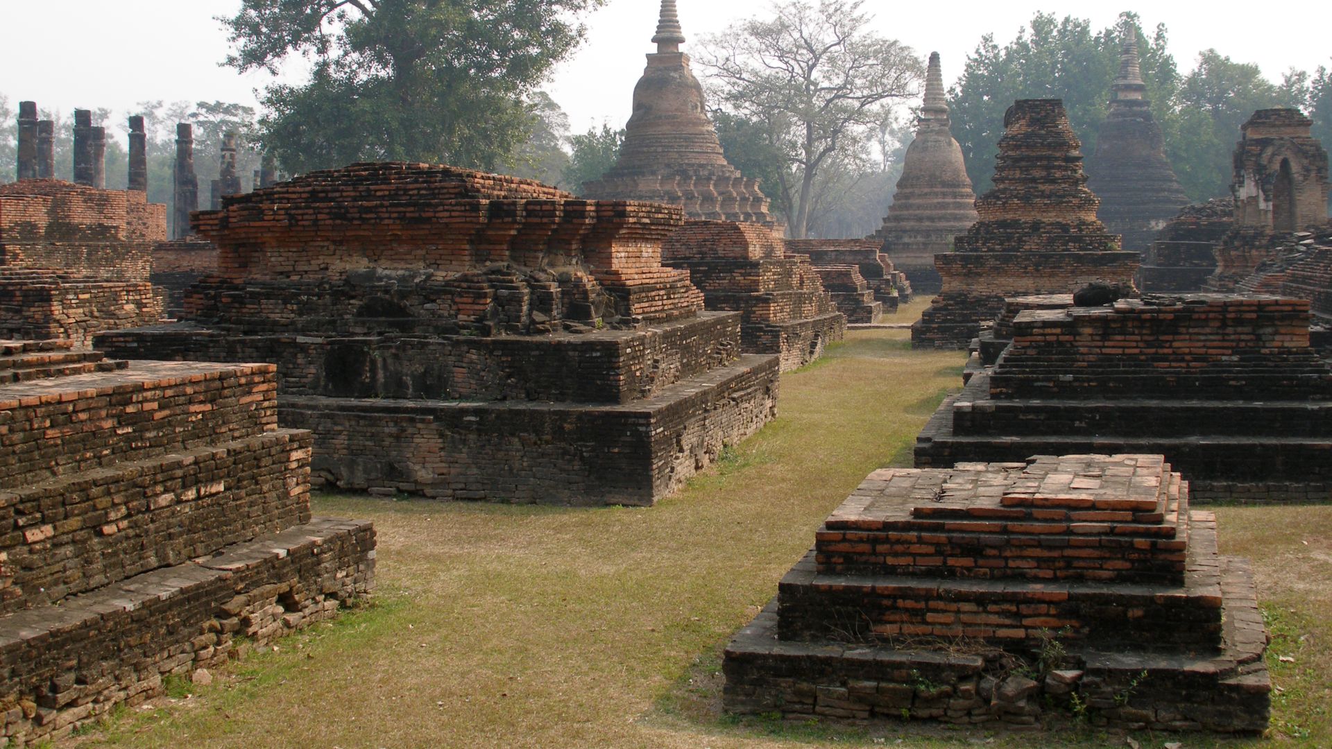 File:Sukhothai, Wat, Thailand.jpg