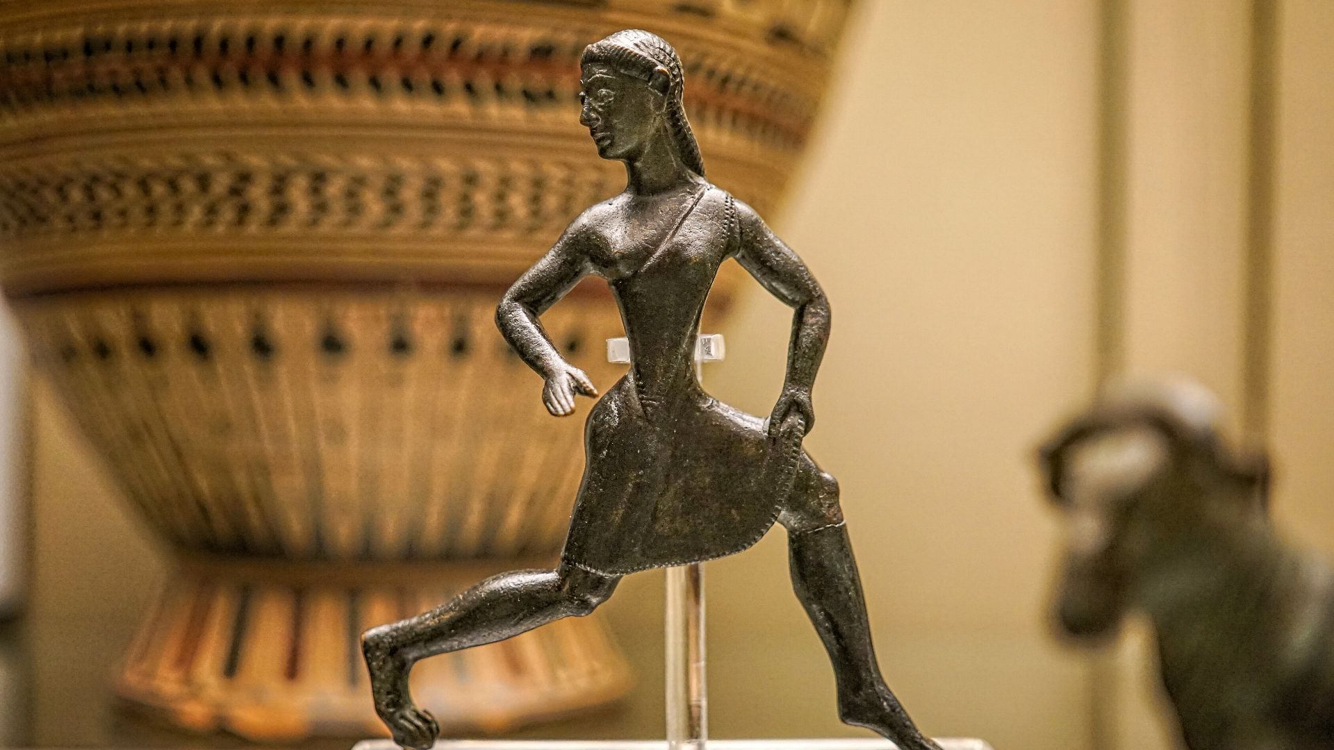 File:Spartan running girl.jpg