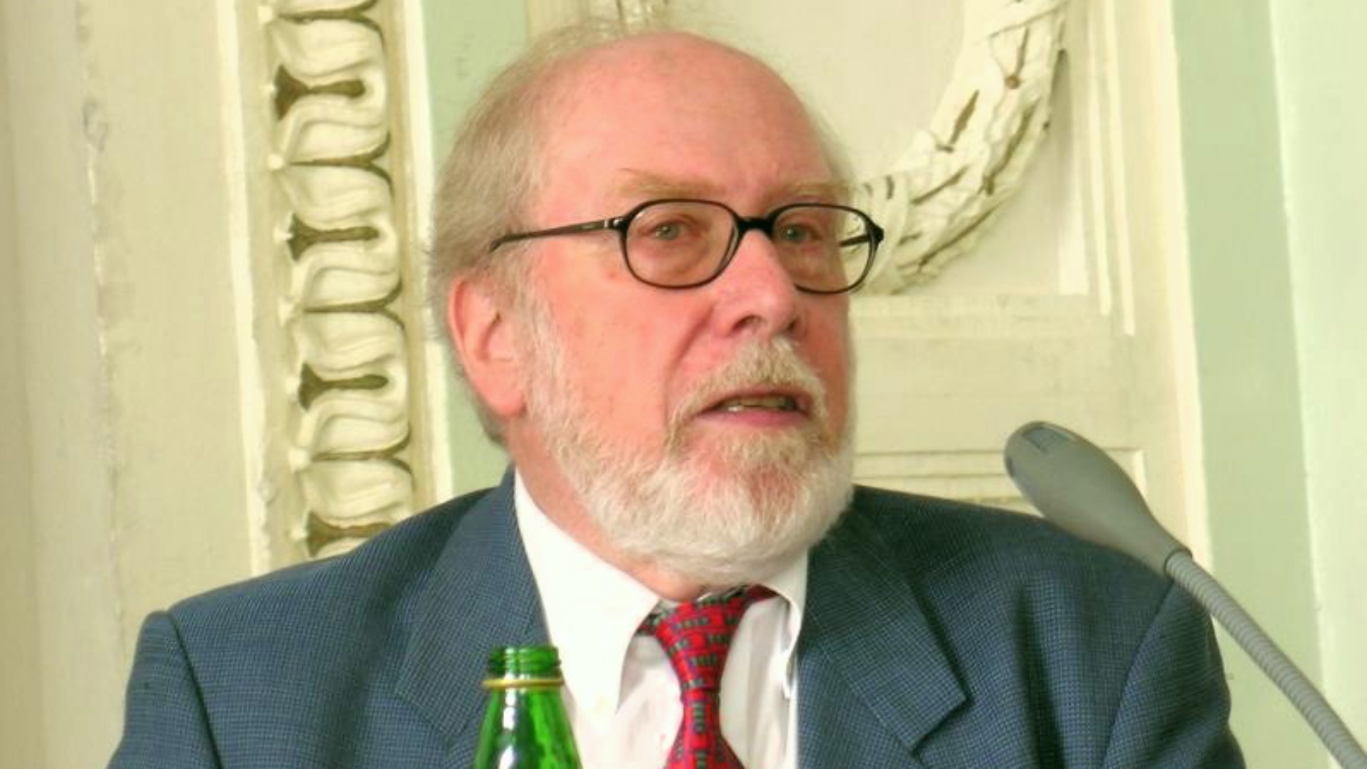 File:Niklaus Wirth, UrGU.jpg